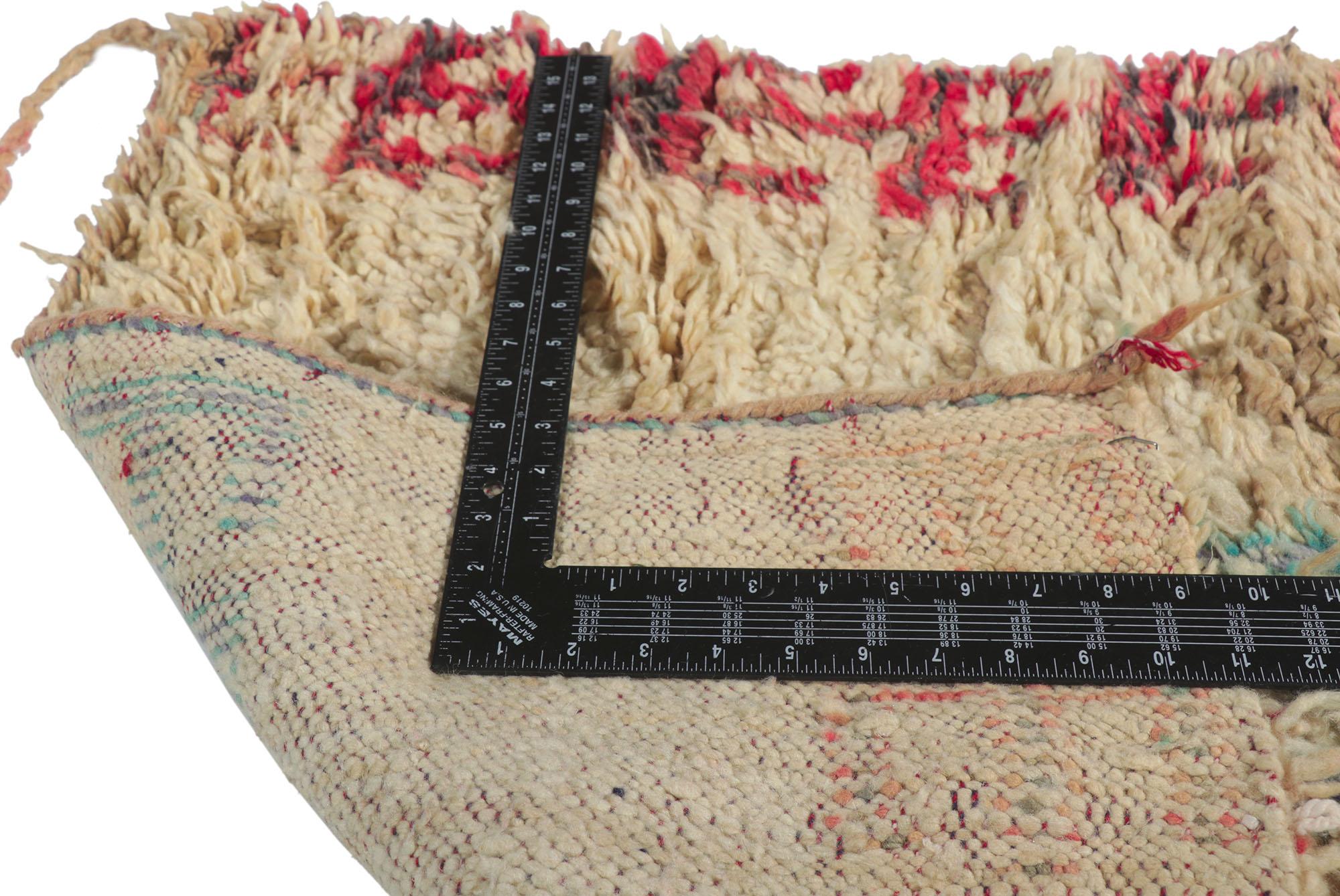 Vintage Berber marokkanischer Azilal-Teppich (Handgeknüpft) im Angebot