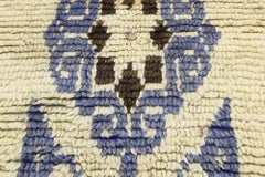 Marokkanischer Azilal-Teppich aus Berber, Moderner Boho Chic Meets Stammeskunst-Enchantment, Vintage
