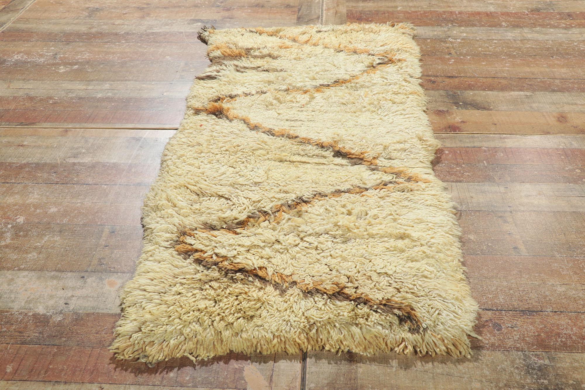 Marokkanischer Azilal-Teppich aus Berber im Vintage-Stil, Wabi-Sabi trifft auf neutralen böhmischen Stil (Wolle) im Angebot