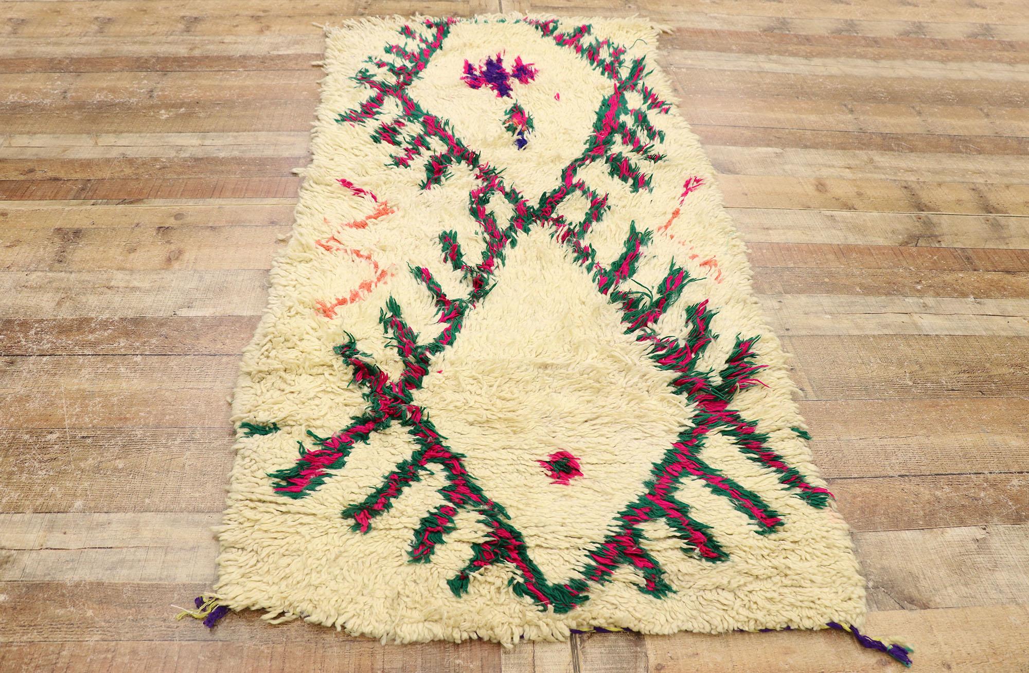 Marokkanischer Azilal-Teppich aus Berber mit böhmischem Stammesstil (Wolle) im Angebot