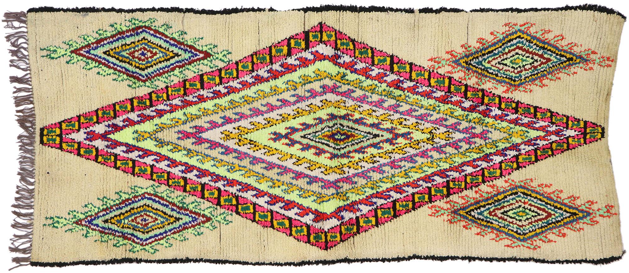 Marokkanischer Azilal-Teppich aus Berber mit böhmischem Stammesstil im Angebot 2