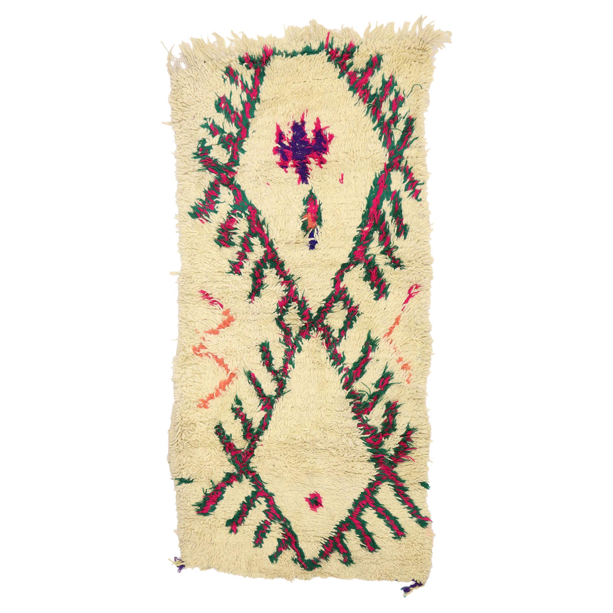 Marokkanischer Azilal-Teppich aus Berber mit böhmischem Stammesstil im Angebot