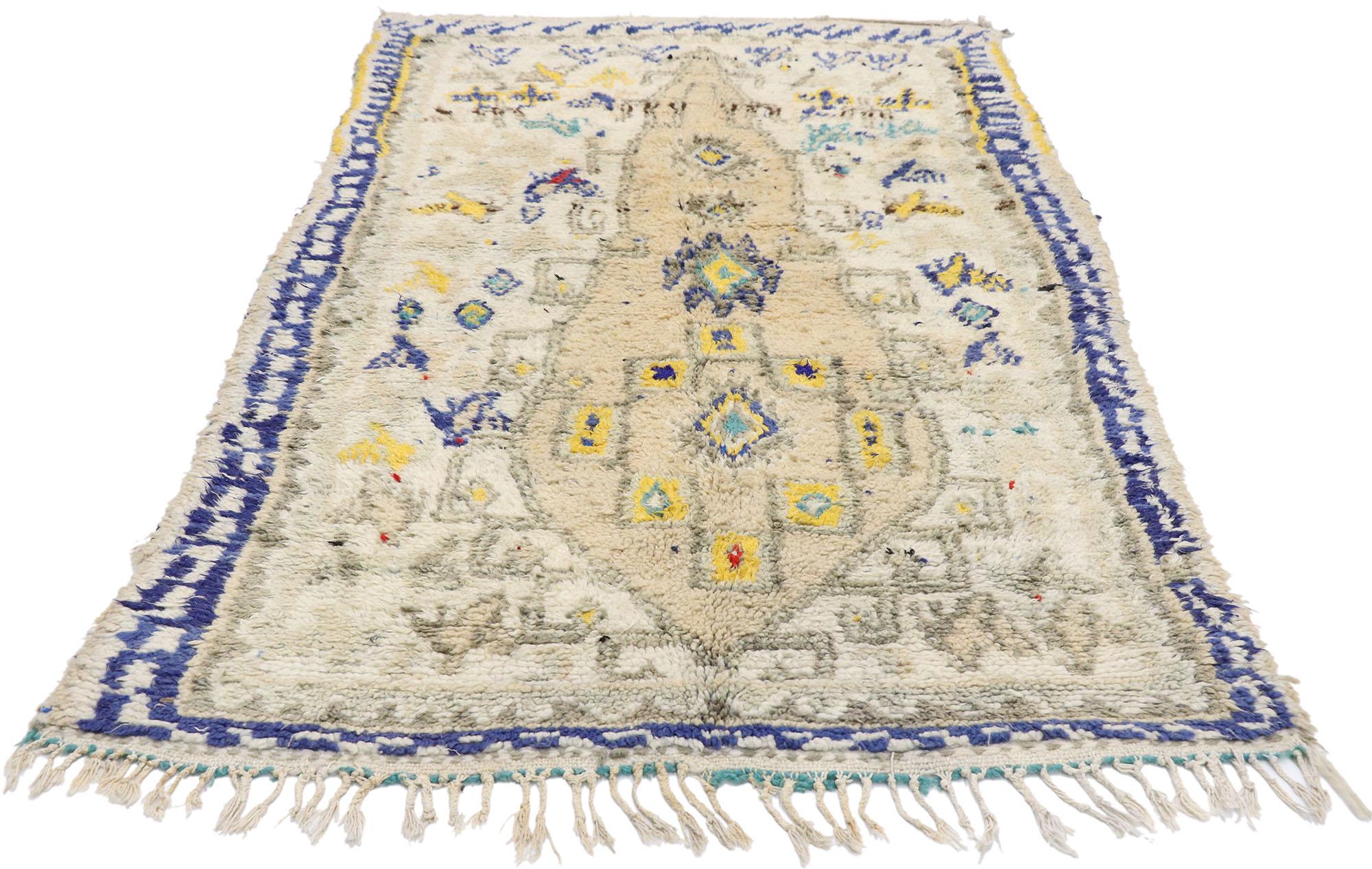 Bohémien Tappeto Azilal berbero marocchino vintage con stile Hygge Boho Chic e design Memphis in vendita