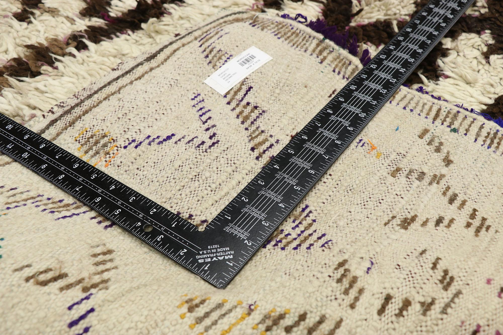 Marokkanischer Azilal-Teppich aus Berber im Boho-Chic-Stil aus Berber im Zustand „Gut“ im Angebot in Dallas, TX