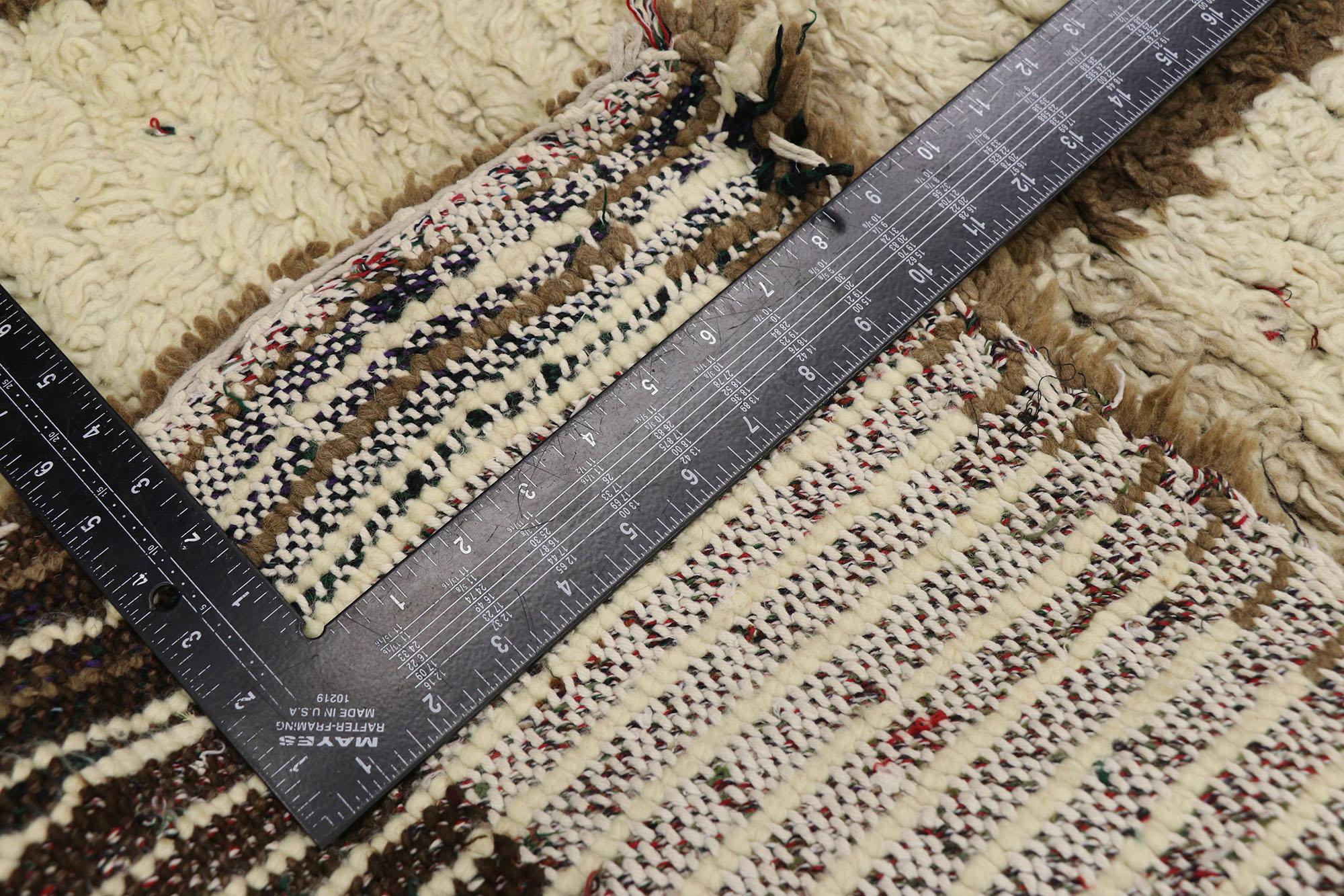 Vintage Berber Moroccan Azilal Rug with Mid-Century Modern Style In Good Condition For Sale In Dallas, TX