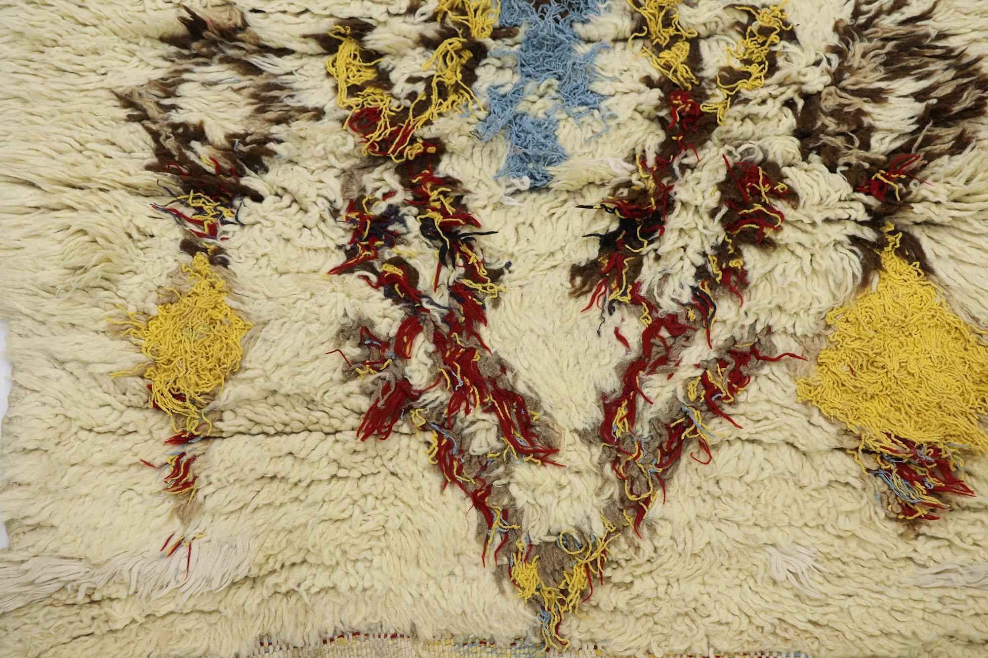 Marocain Tapis berbère marocain Azilal vintage de style tribal en vente