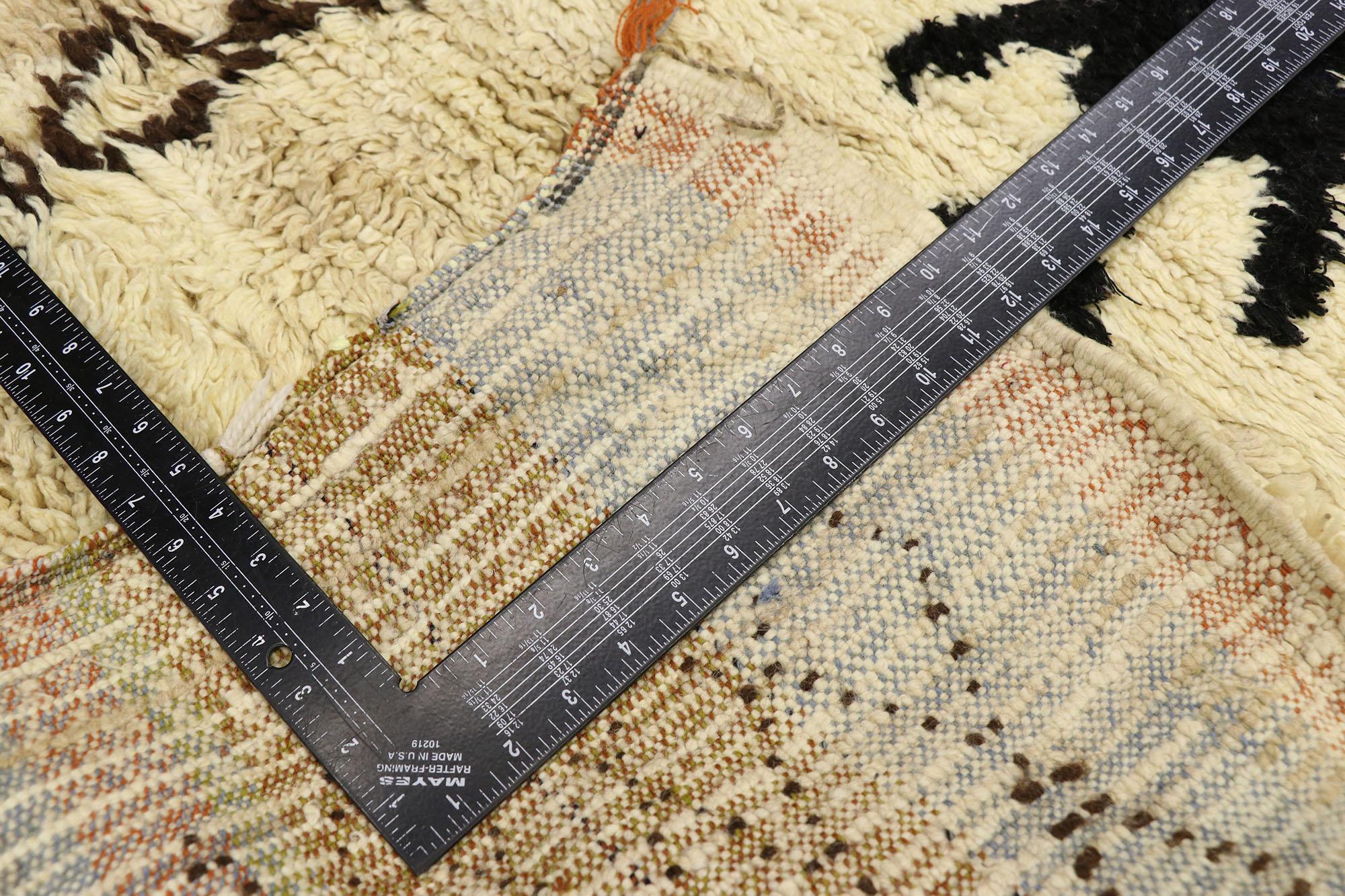 Annodato a mano Tappeto Azilal berbero marocchino vintage con stile tribale in vendita