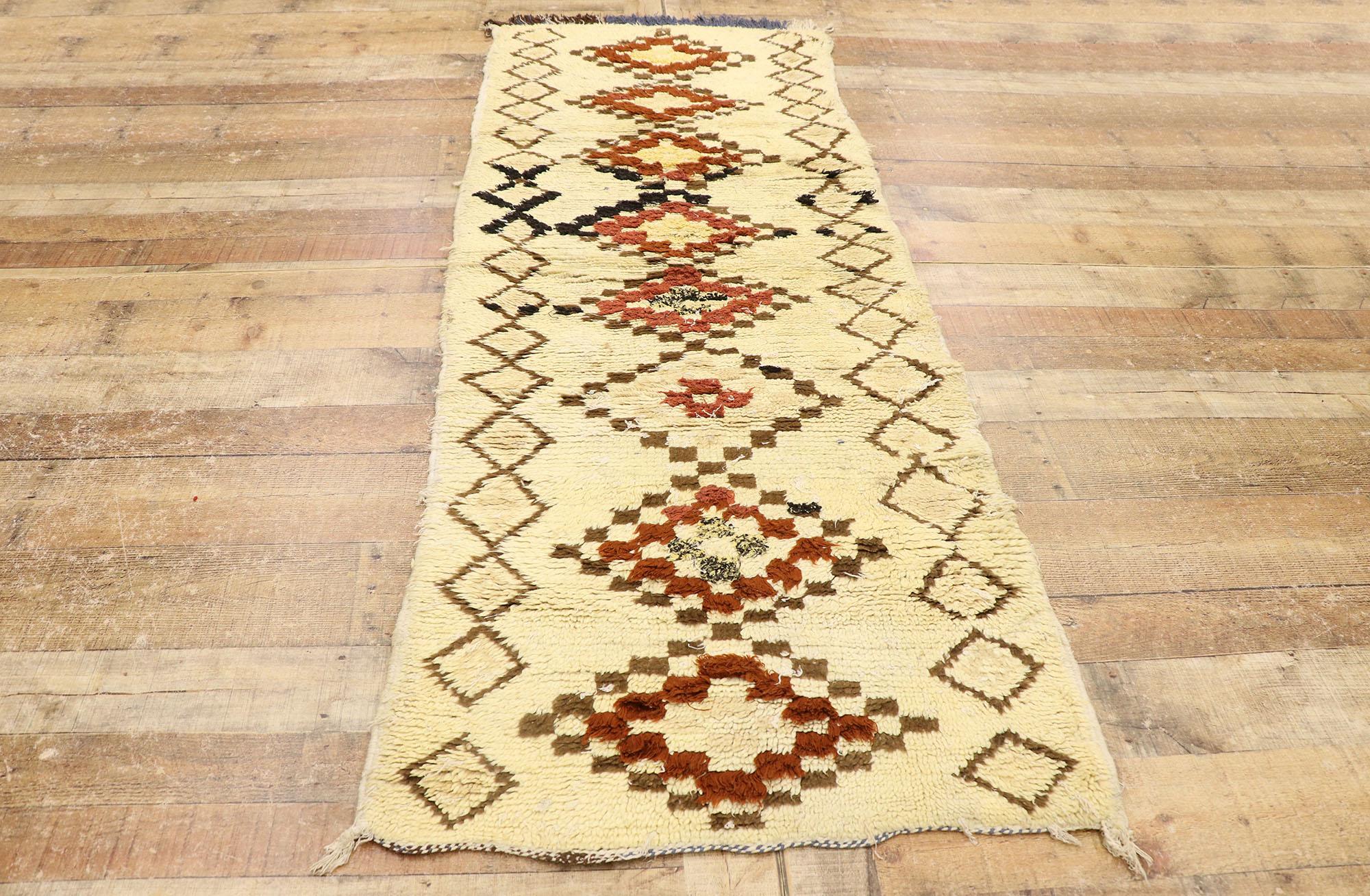 Vintage Berber Moroccan Azilal Rug with Tribal Style For Sale 1