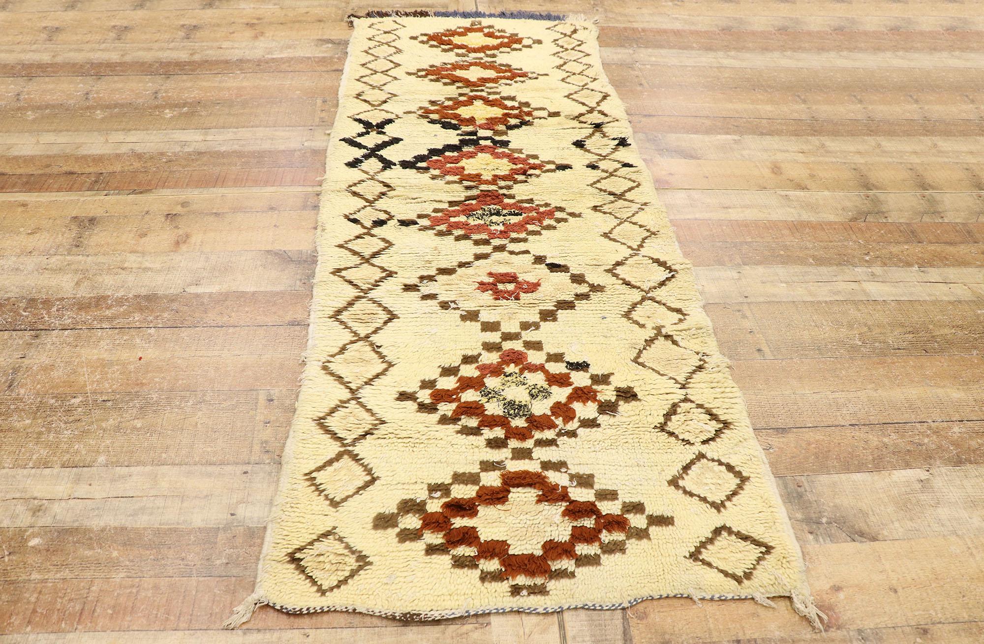 Vintage Berber Moroccan Azilal Rug with Tribal Style For Sale 1