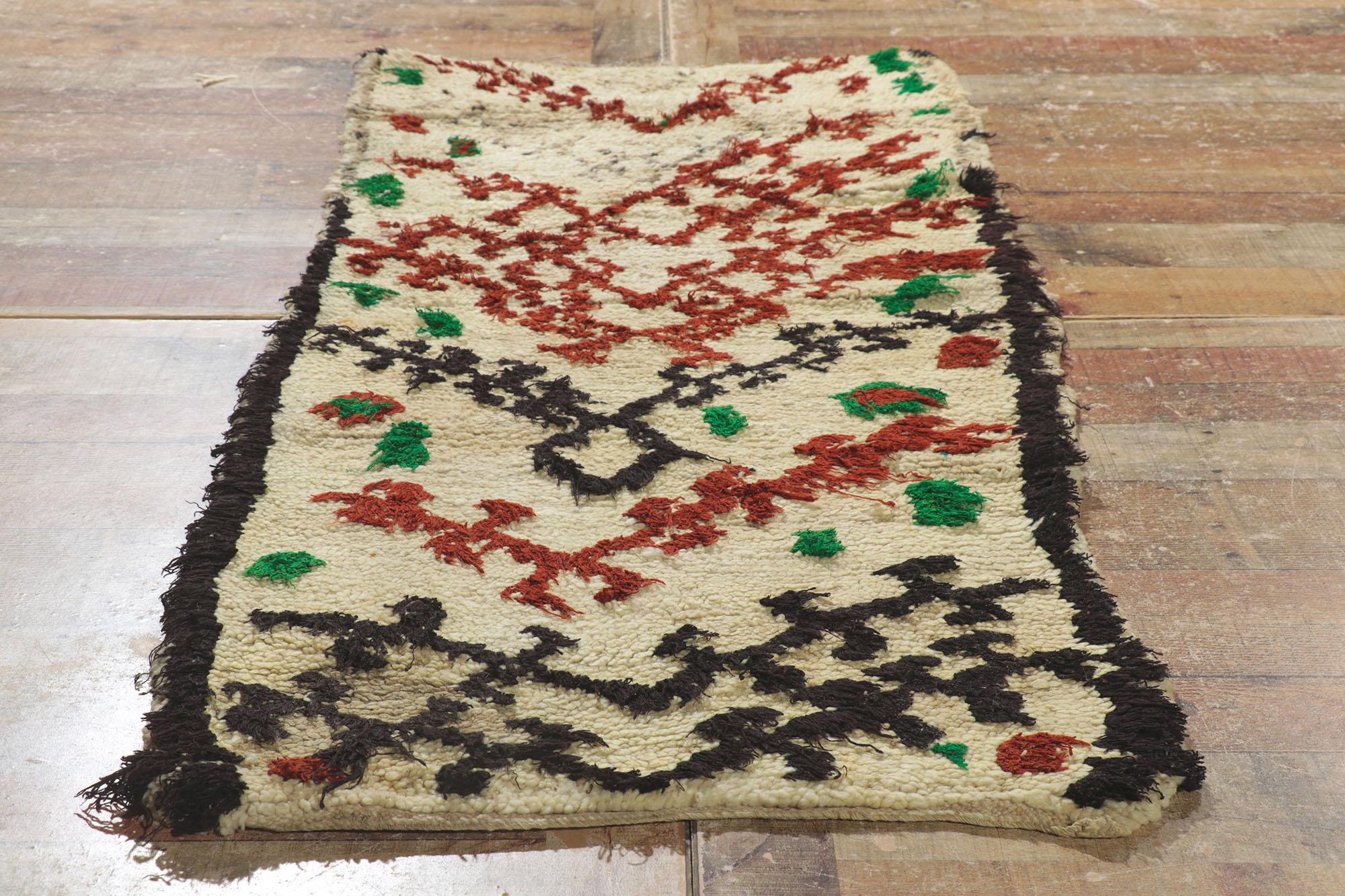 Vintage Berber Moroccan Azilal Rug with Tribal Style For Sale 1
