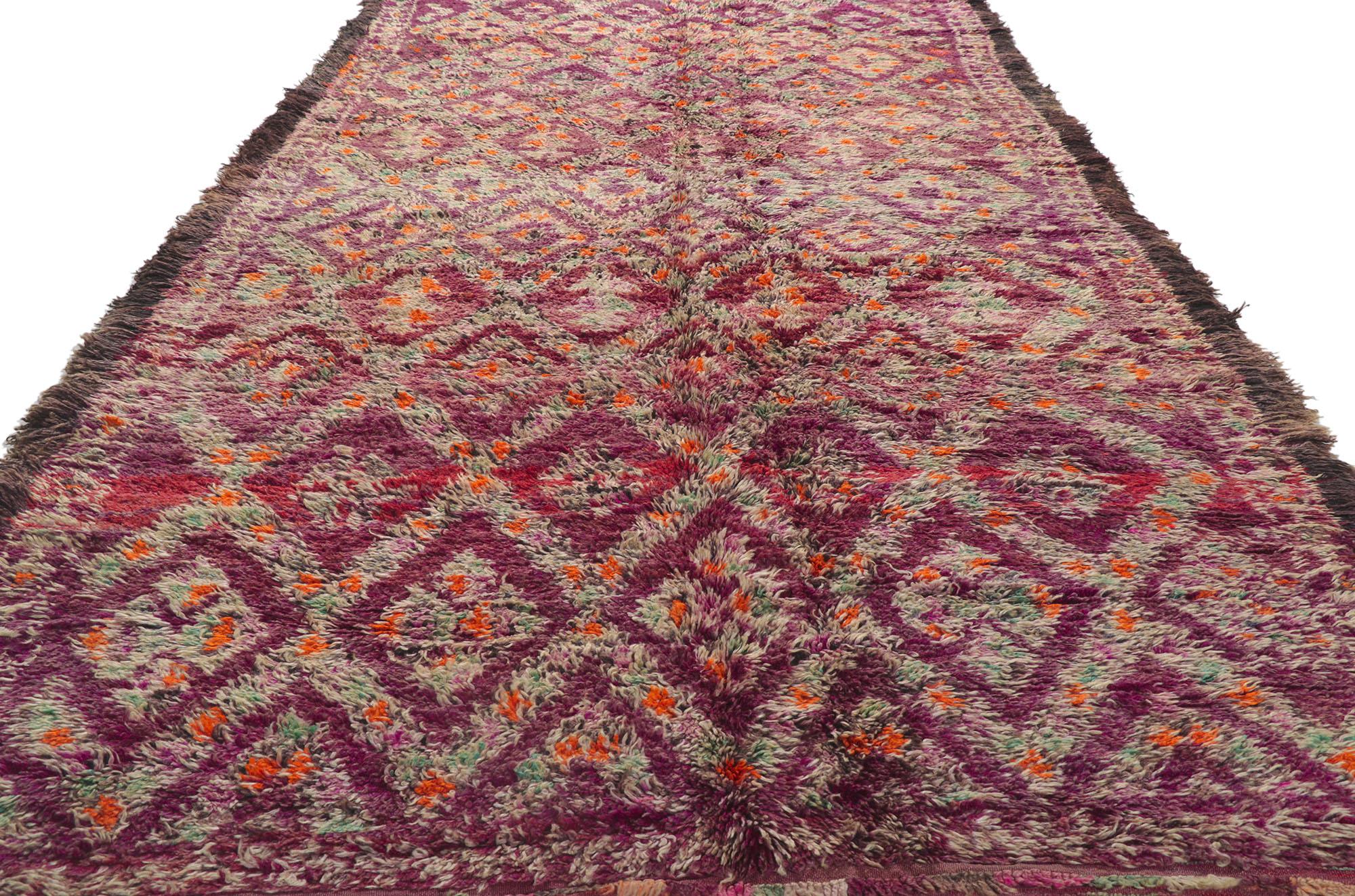 Vintage Berber Moroccan Beni M'Guild Rug with Bohemian Style In Good Condition For Sale In Dallas, TX