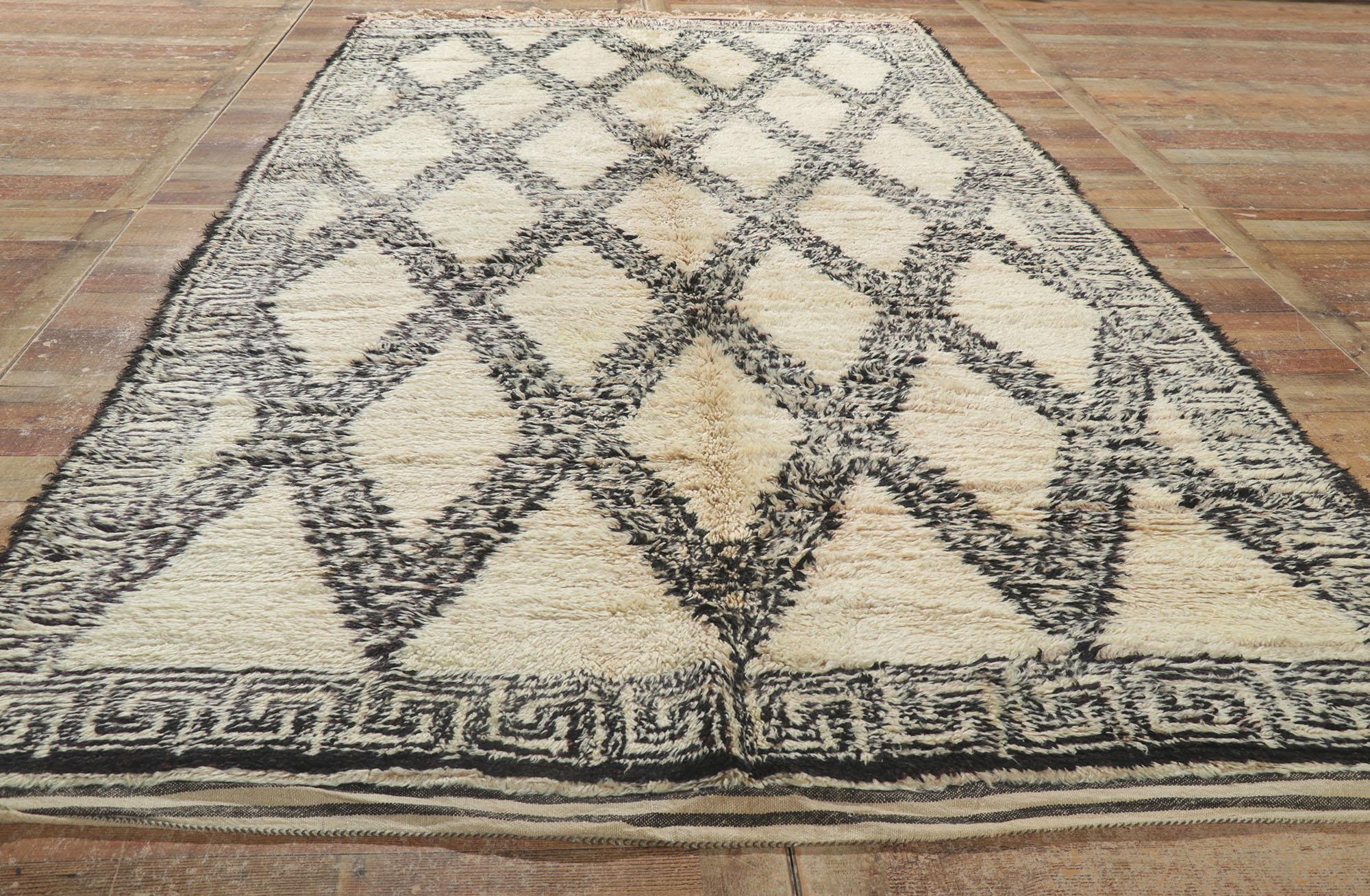 Vintage Moroccan Beni Ourain Rug, Cozy Boho Meets Cycladic Style For Sale 3