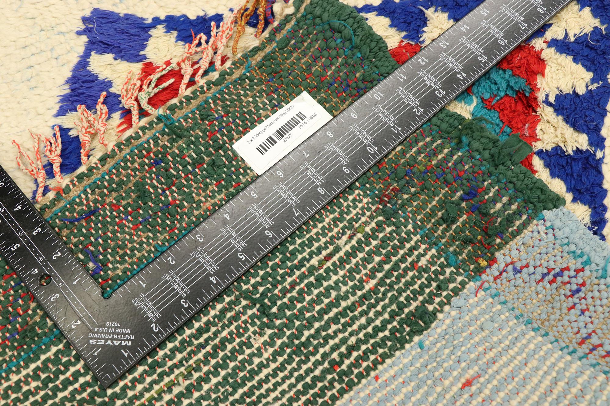 Marokkanischer Boucherouit- Azilal-Teppich aus Berber im Stammesstil mit Azilal-Muster im Zustand „Gut“ im Angebot in Dallas, TX