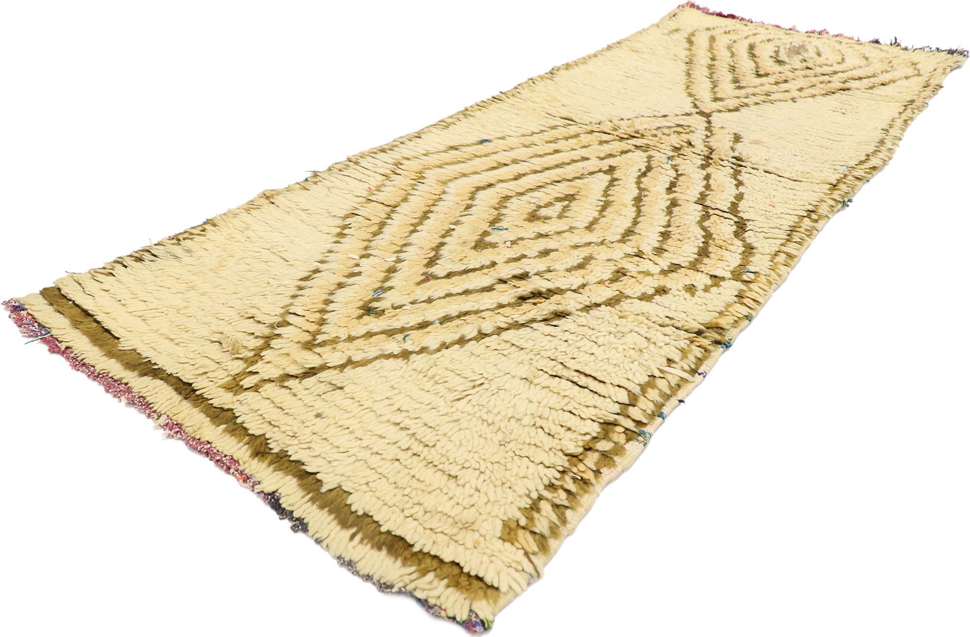 Vintage Berber Moroccan Boucherouite Rug with Modern Style In Good Condition For Sale In Dallas, TX