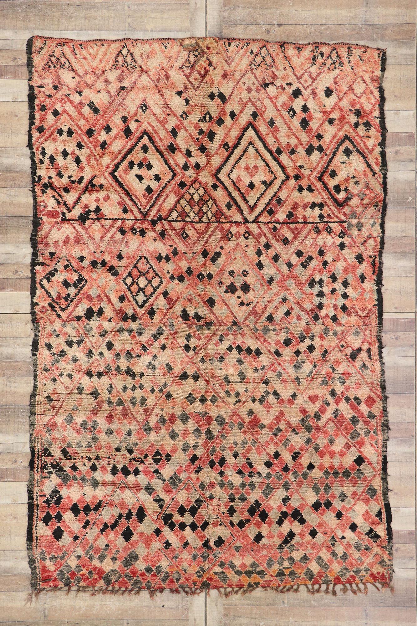 Vintage Berber Moroccan Boujad Rug with Bohemian Style For Sale 1