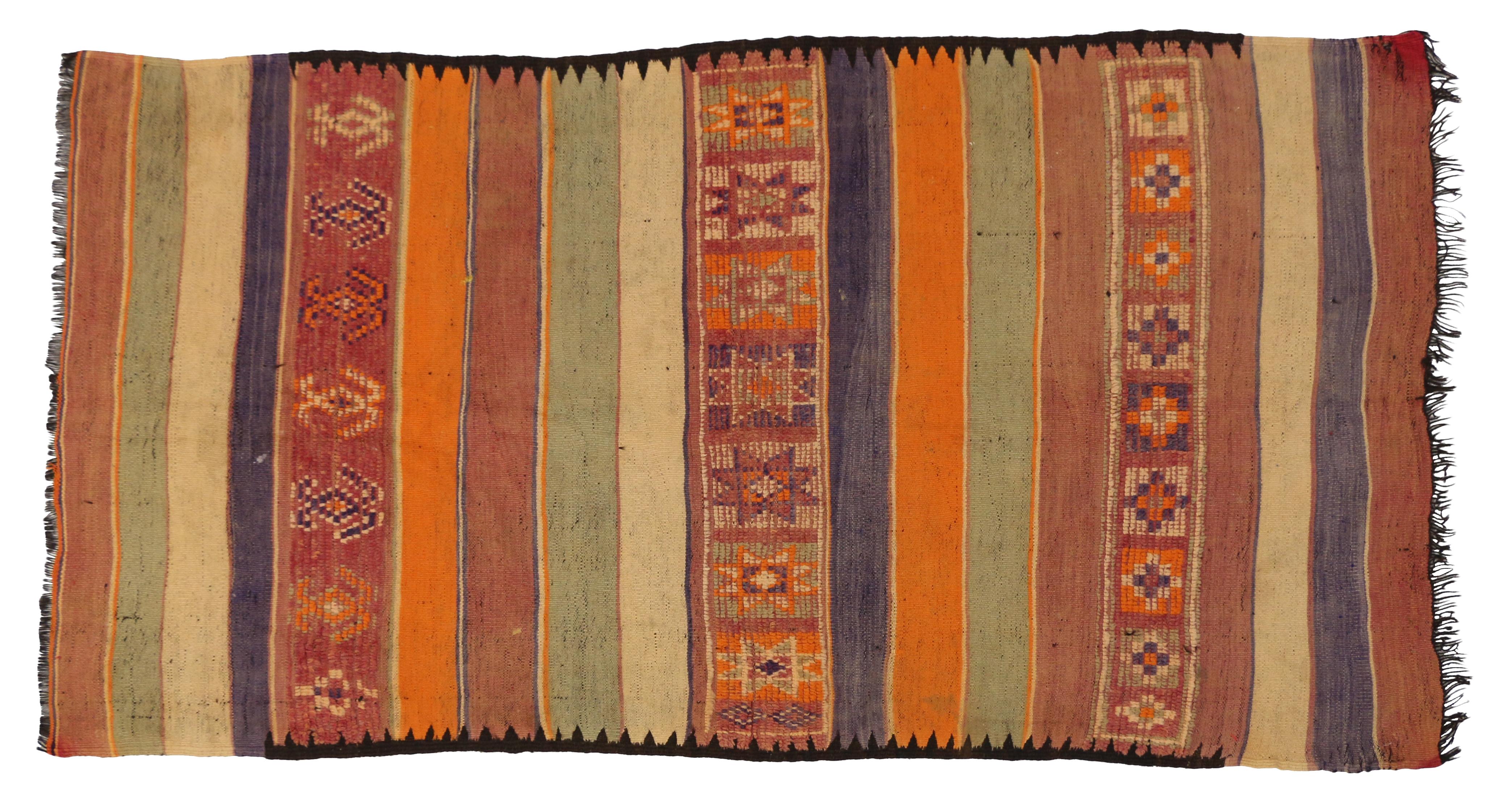 Hand-Woven Vintage Berber Moroccan Kilim Rug with Modern Cabin Style, Flat-weave Kilim Rug