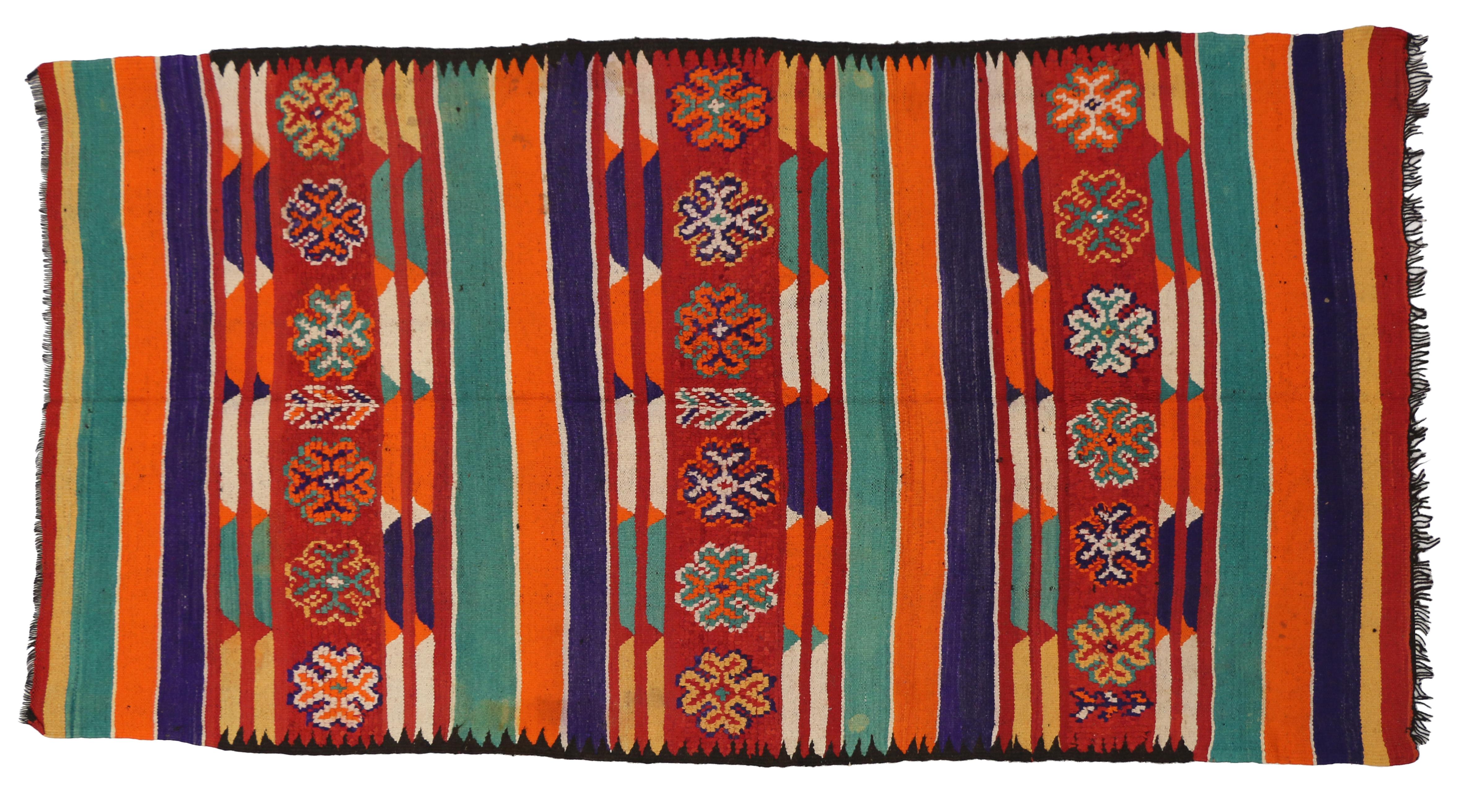 Wool Vintage Berber Moroccan Kilim Rug with Modern Cabin Style, Flat-weave Kilim Rug For Sale