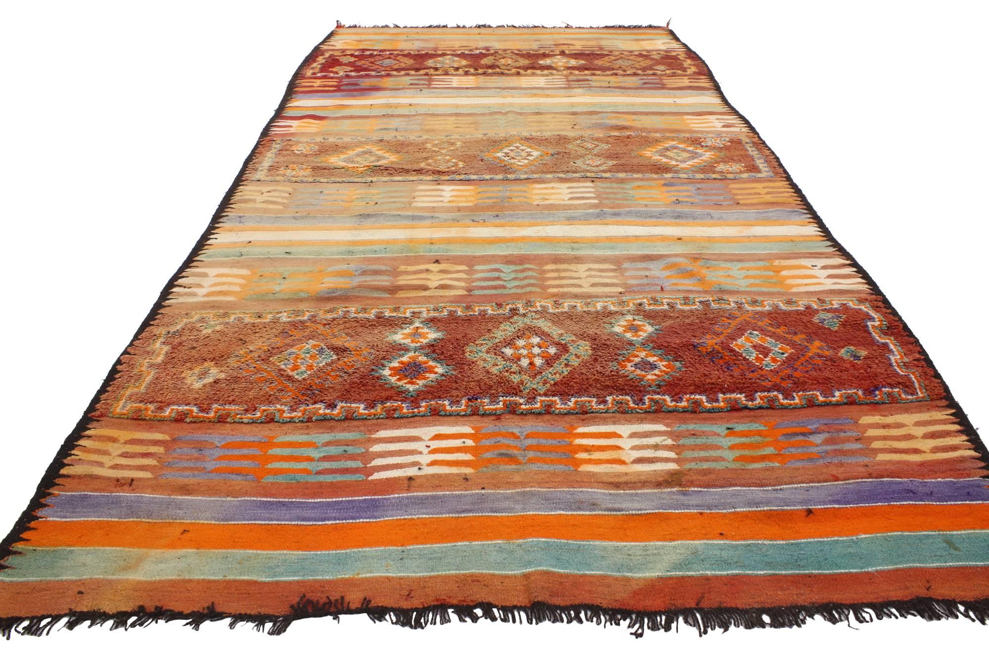 Hand-Woven Vintage Berber Moroccan Kilim Rug with Modern Cabin Style, Flat-weave Kilim Rug For Sale
