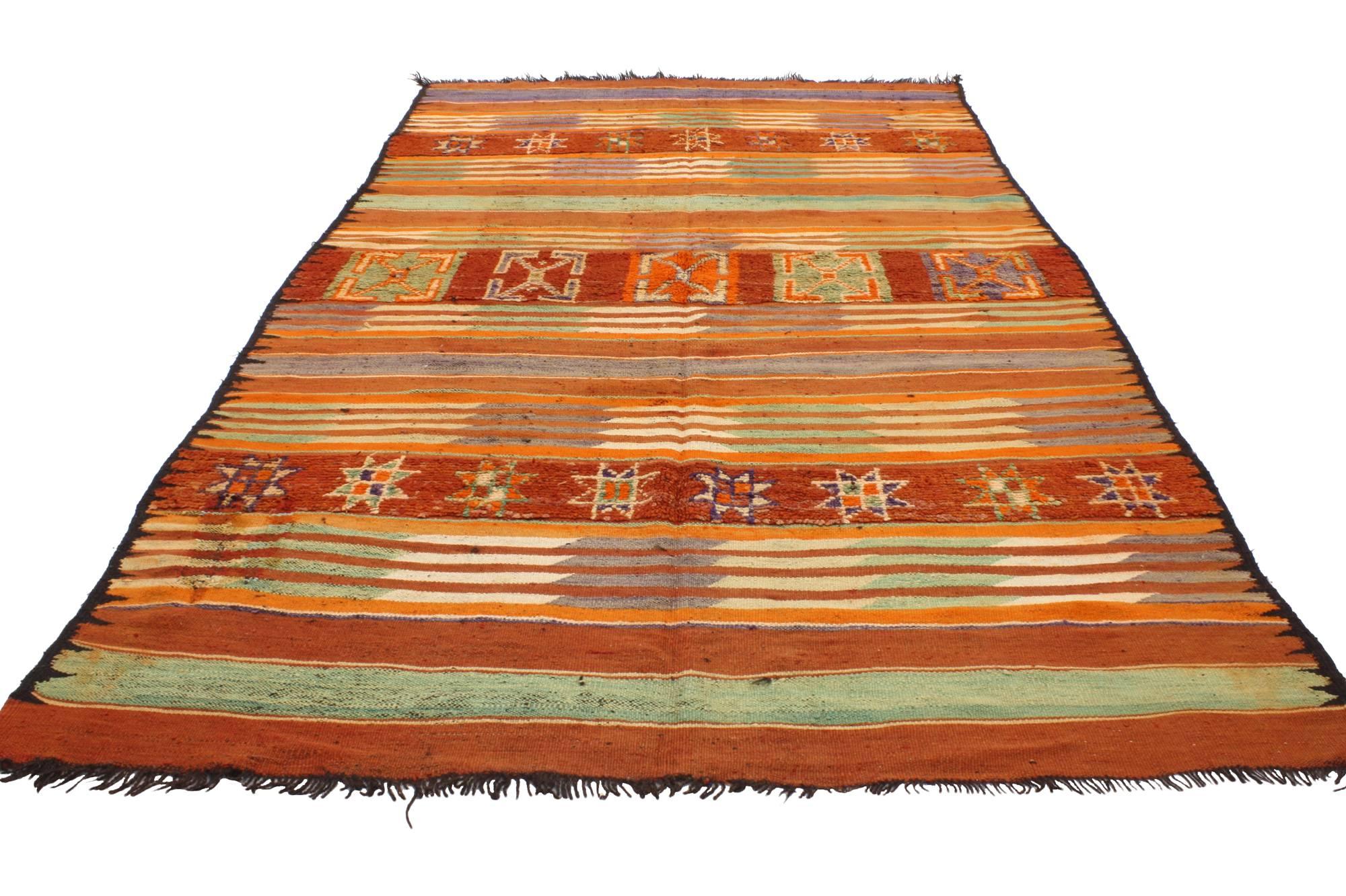 20th Century Vintage Berber Moroccan Kilim Rug with Modern Cabin Style, Flat-weave Kilim Rug For Sale
