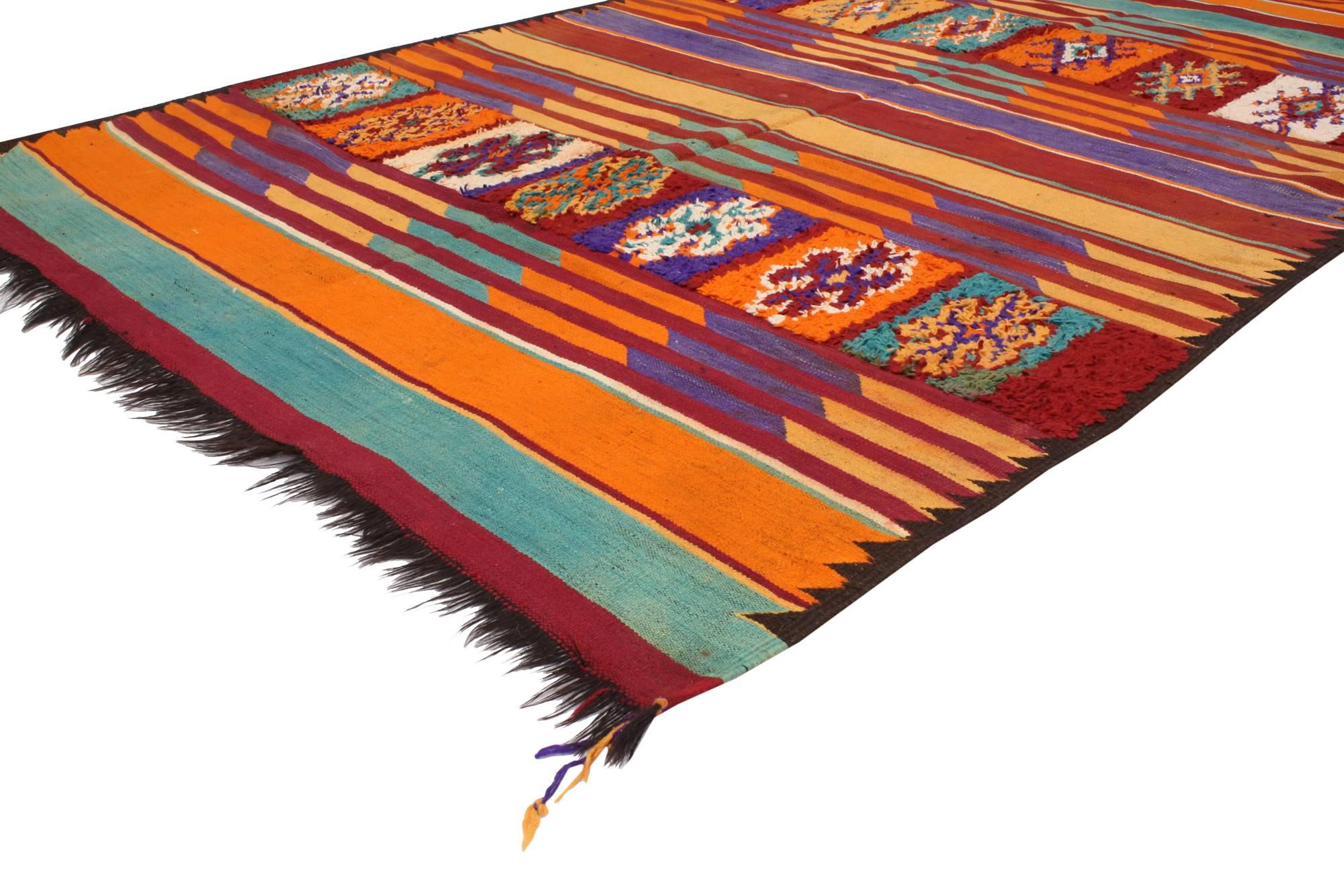 Marokkanischer Vintage-Kelim-Teppich aus Berber im modernen Cabin-Stil, flachgewebter Kelim-Teppich im Zustand „Relativ gut“ im Angebot in Dallas, TX