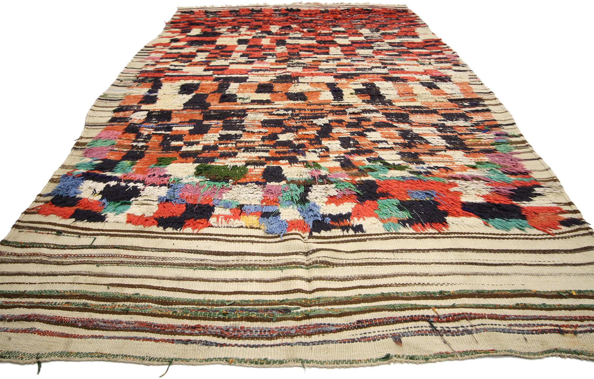 Vintage Berber Moroccan Rehamna Rug with Post-modern Tribal Style In Good Condition For Sale In Dallas, TX