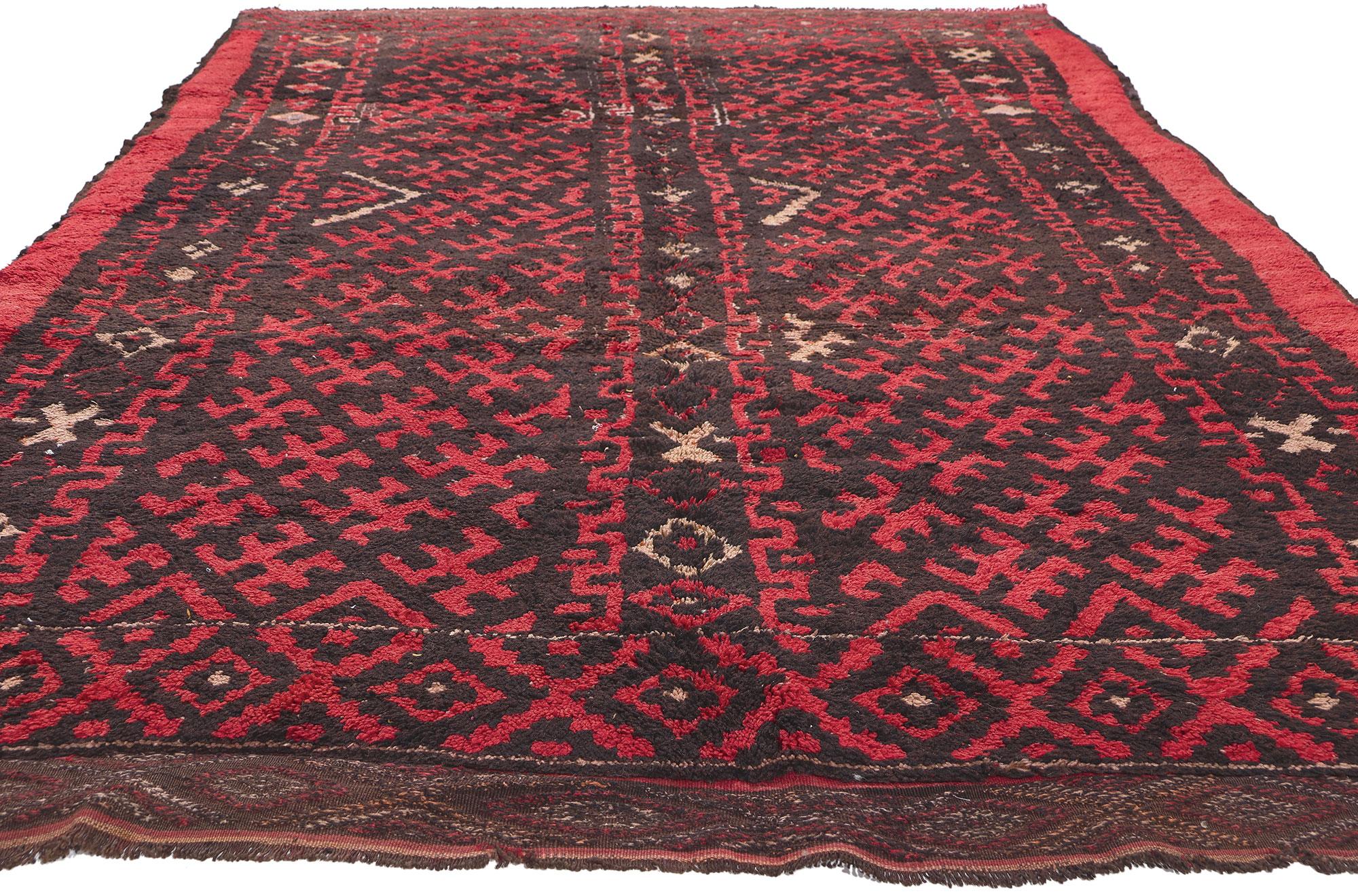 Mid-Century Modern Vintage Taznakht Moroccan Rug, Cozy Nomad Meets Pacific Northwest Style For Sale