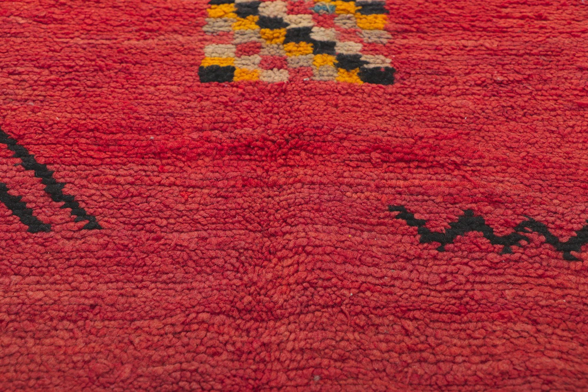 Alter roter marokkanischer Boujad-Teppich von Berber Tribes of Morocco im Zustand „Gut“ im Angebot in Dallas, TX