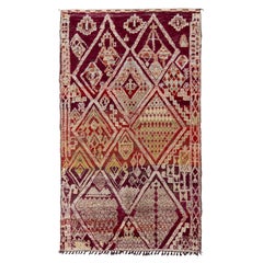 Marokkanischer Berberteppich mit rotem, weißem geometrischem Muster von Teppich & Kelim
