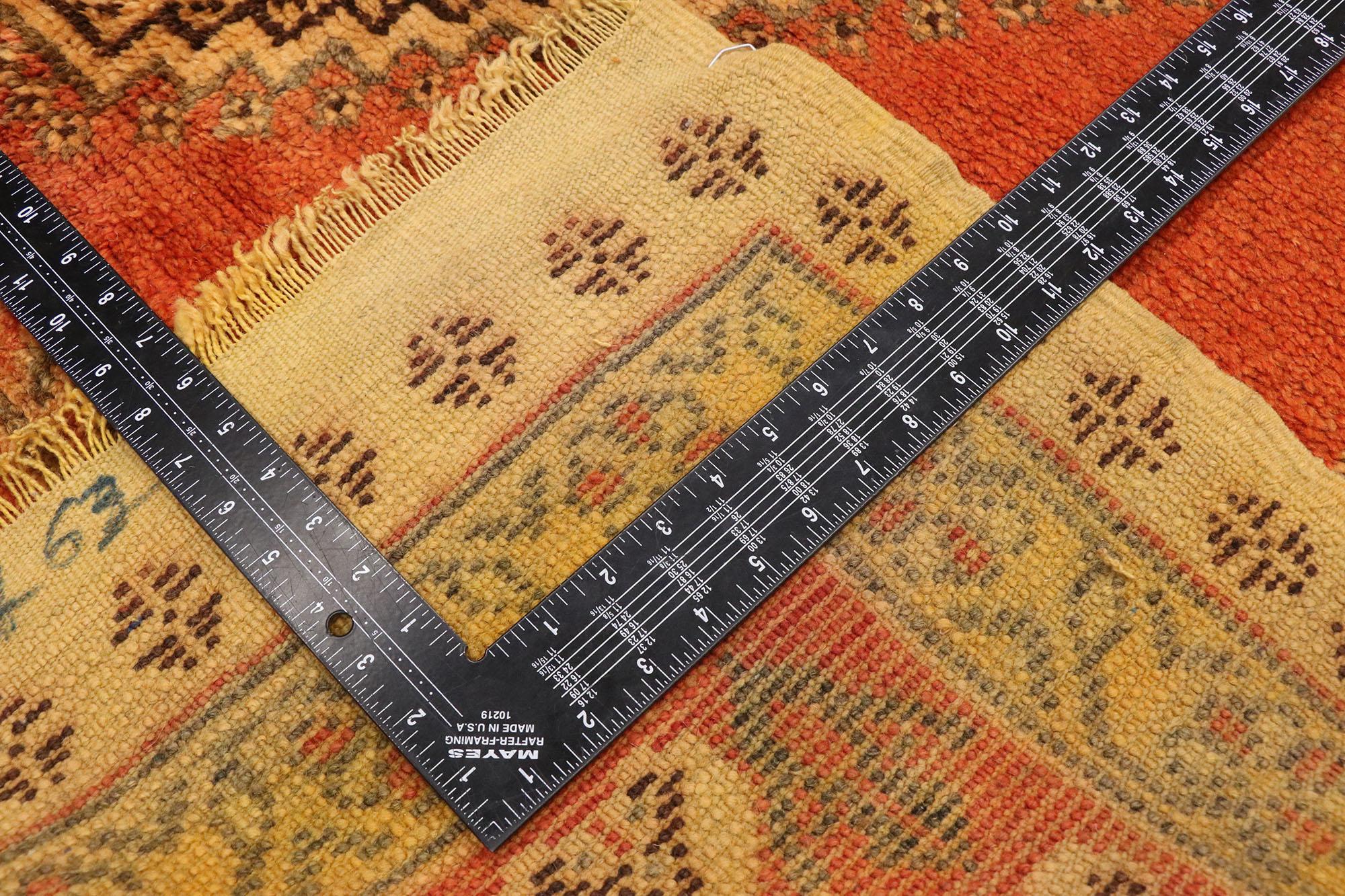 Vintage Berber Moroccan Rug, Nomadic Charm Meets Pacific Northwest In Good Condition For Sale In Dallas, TX