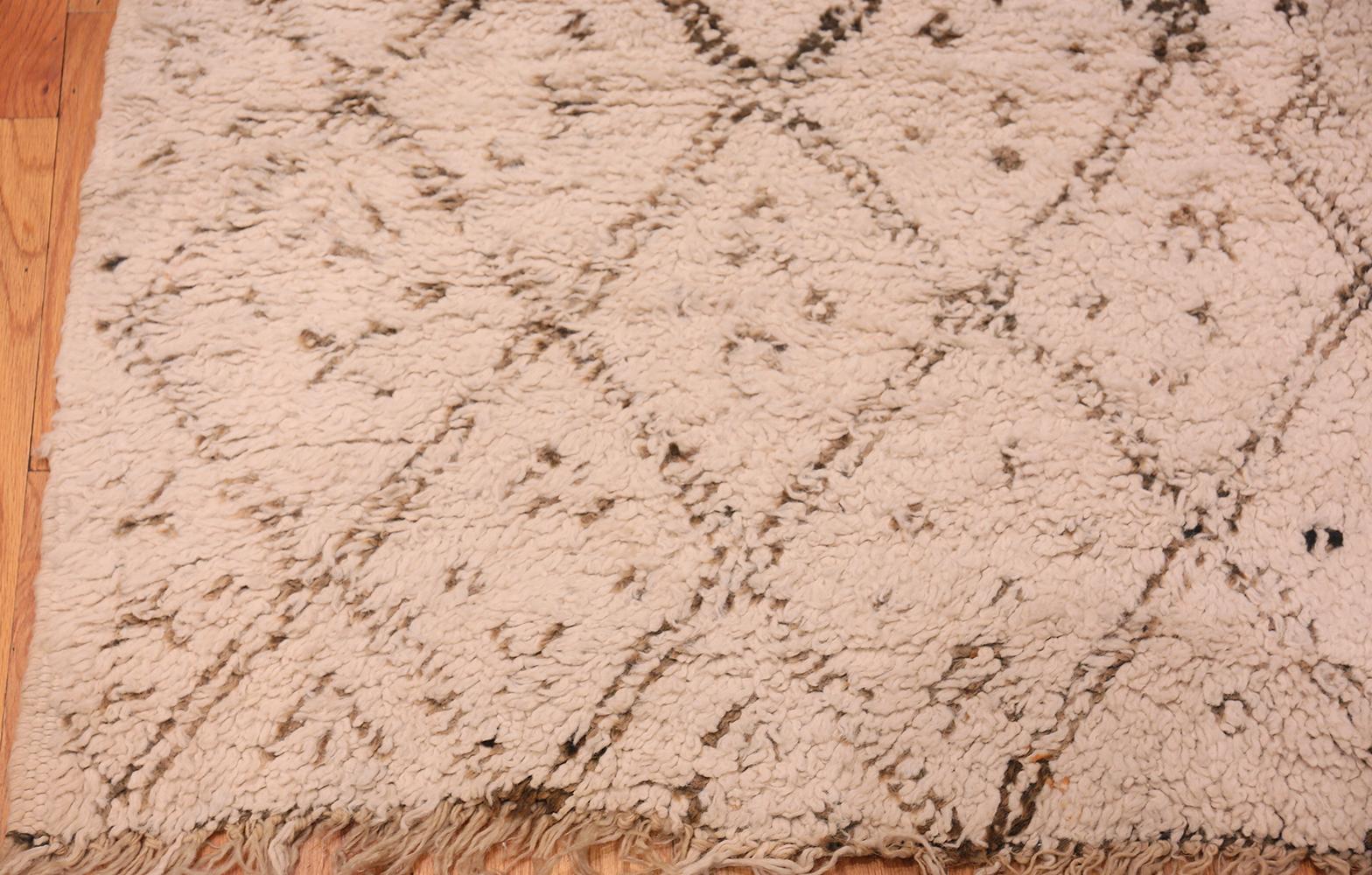 Tribal Vintage Berber Moroccan Rug. Size: 6 ft. x 7 ft. 6 in