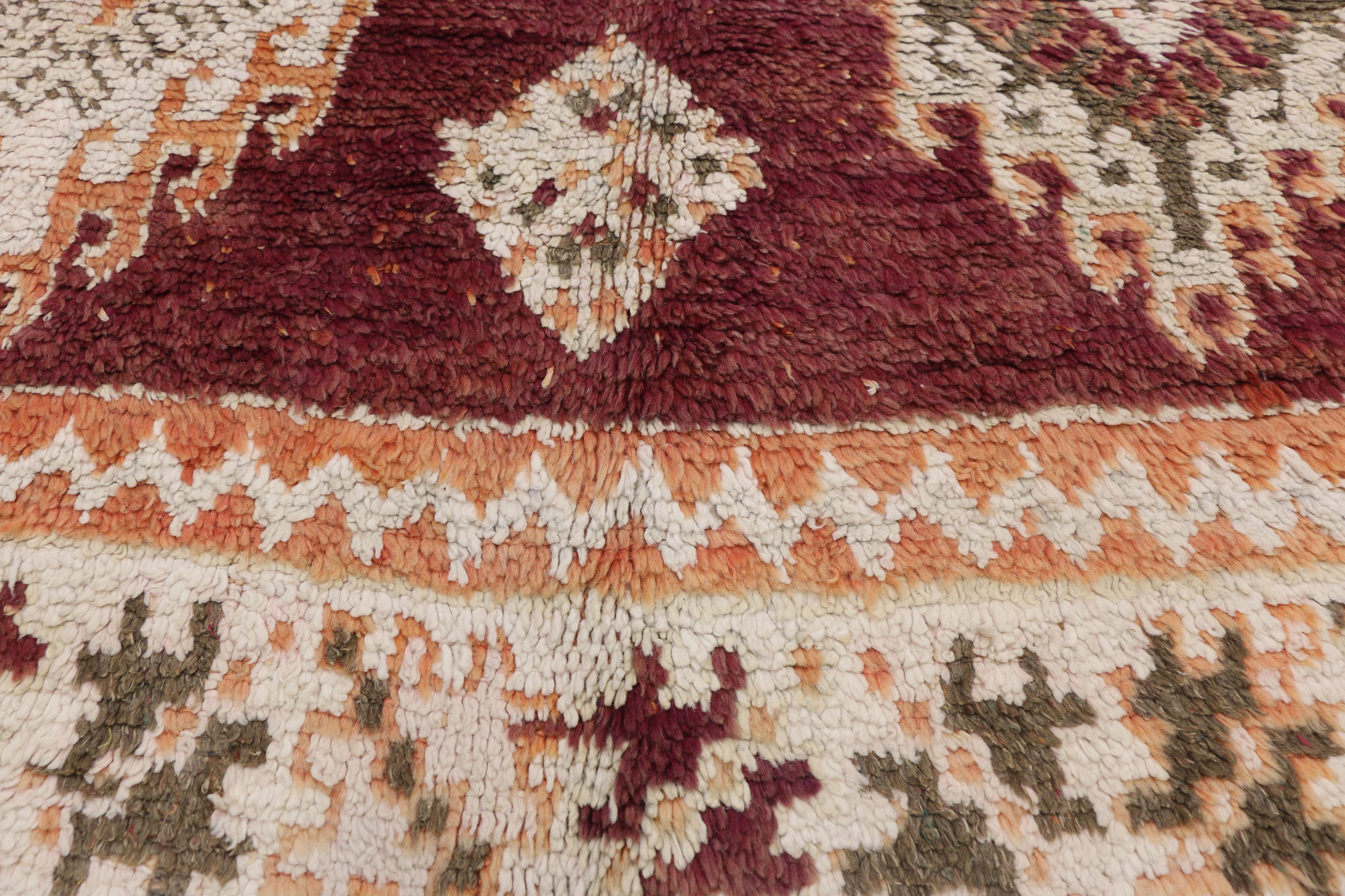 Vintage Berber Moroccan Rug with Bohemian Style In Good Condition In Dallas, TX