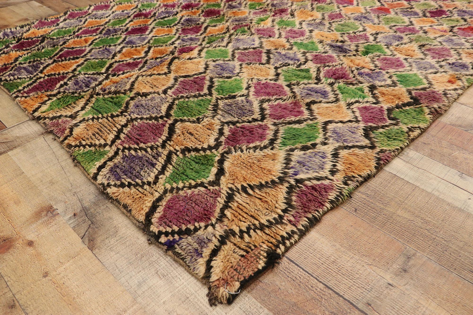 Vintage Berber Moroccan Rug with Bohemian Style In Good Condition For Sale In Dallas, TX