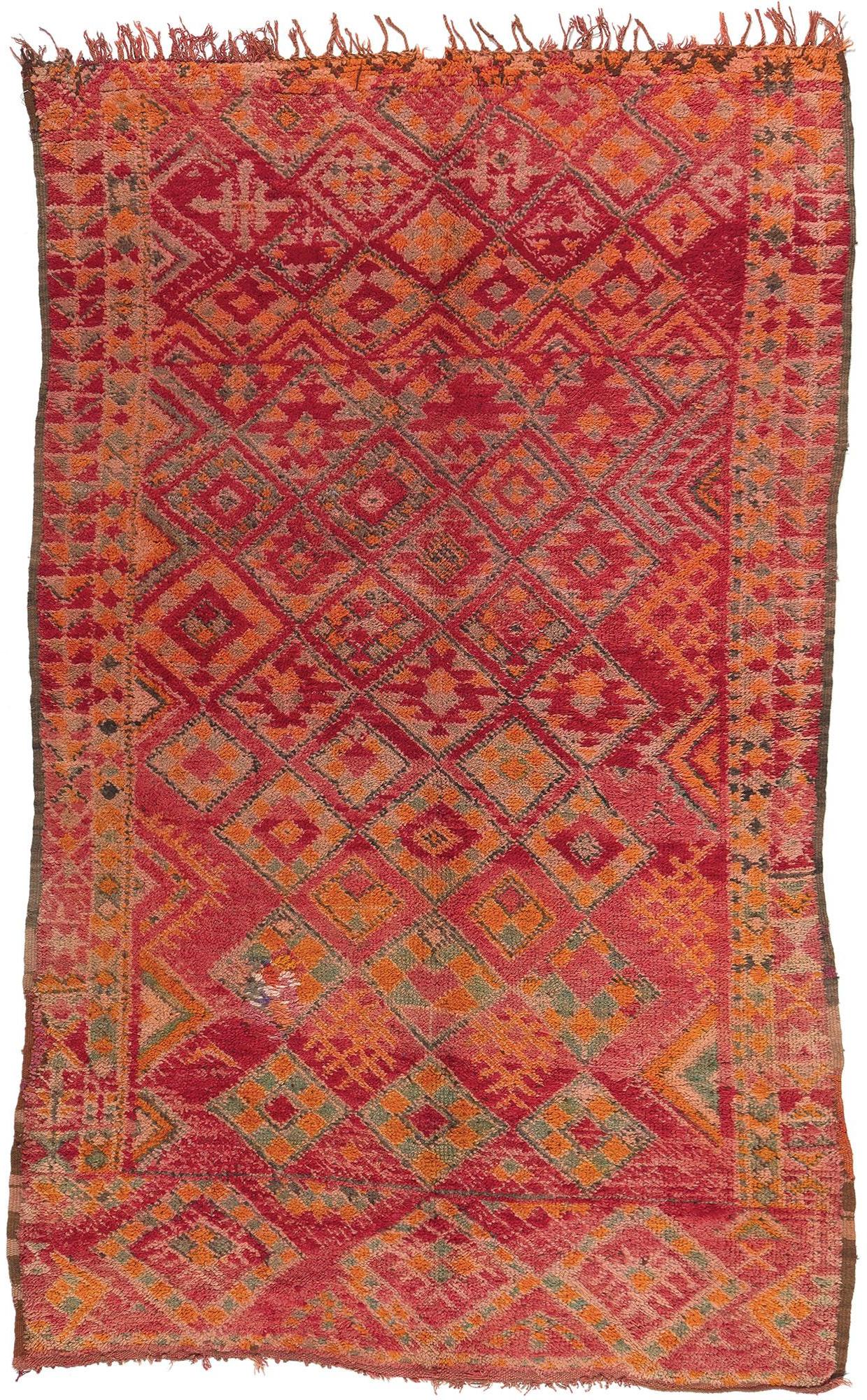 Tapis marocain vintage Talsint, la jungle boho rencontre le charme nomade en vente