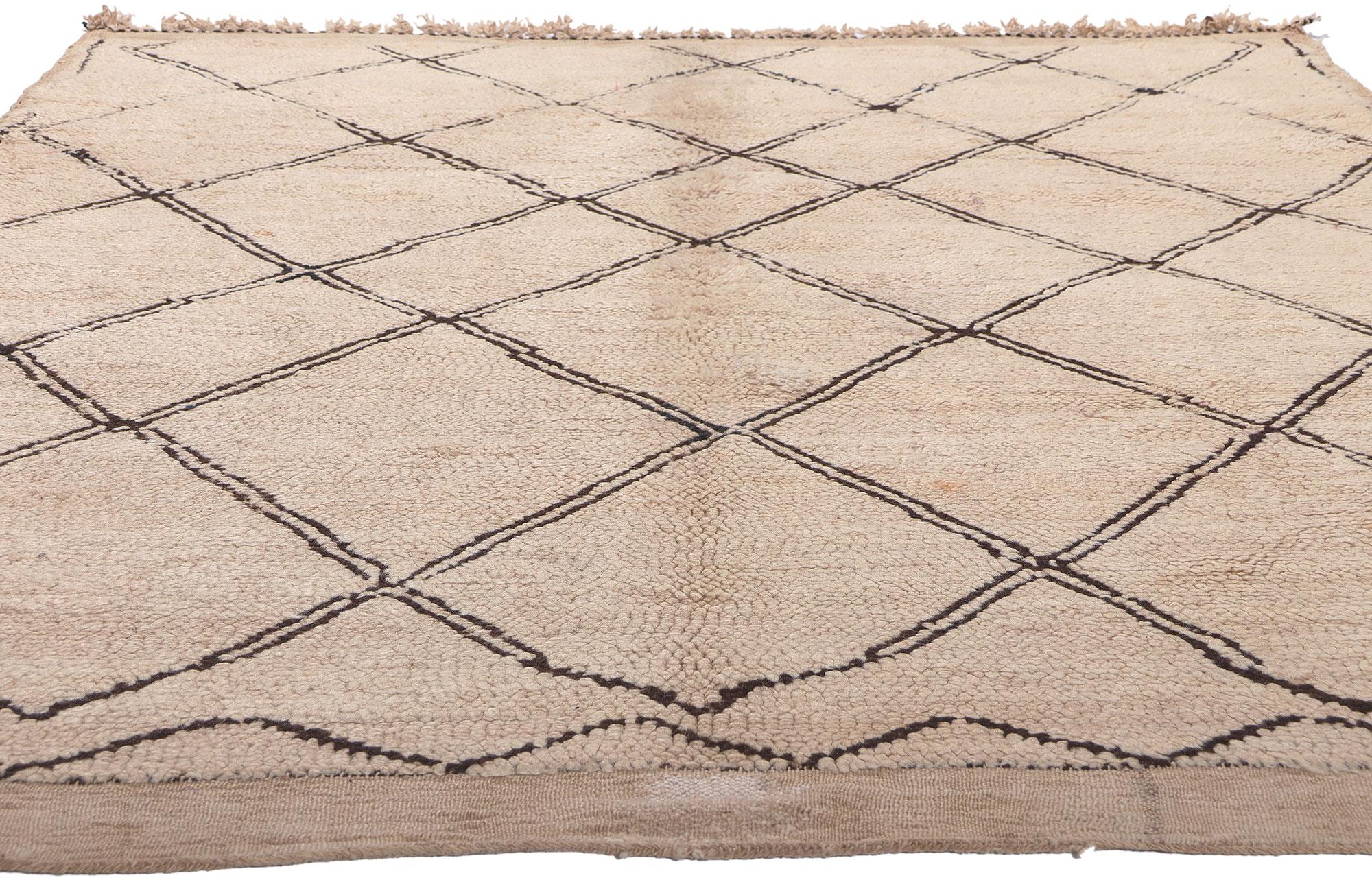 Mid-Century Modern Tapis Azilal marocain neutre, Shibui rencontre Wabi-Sabi en vente