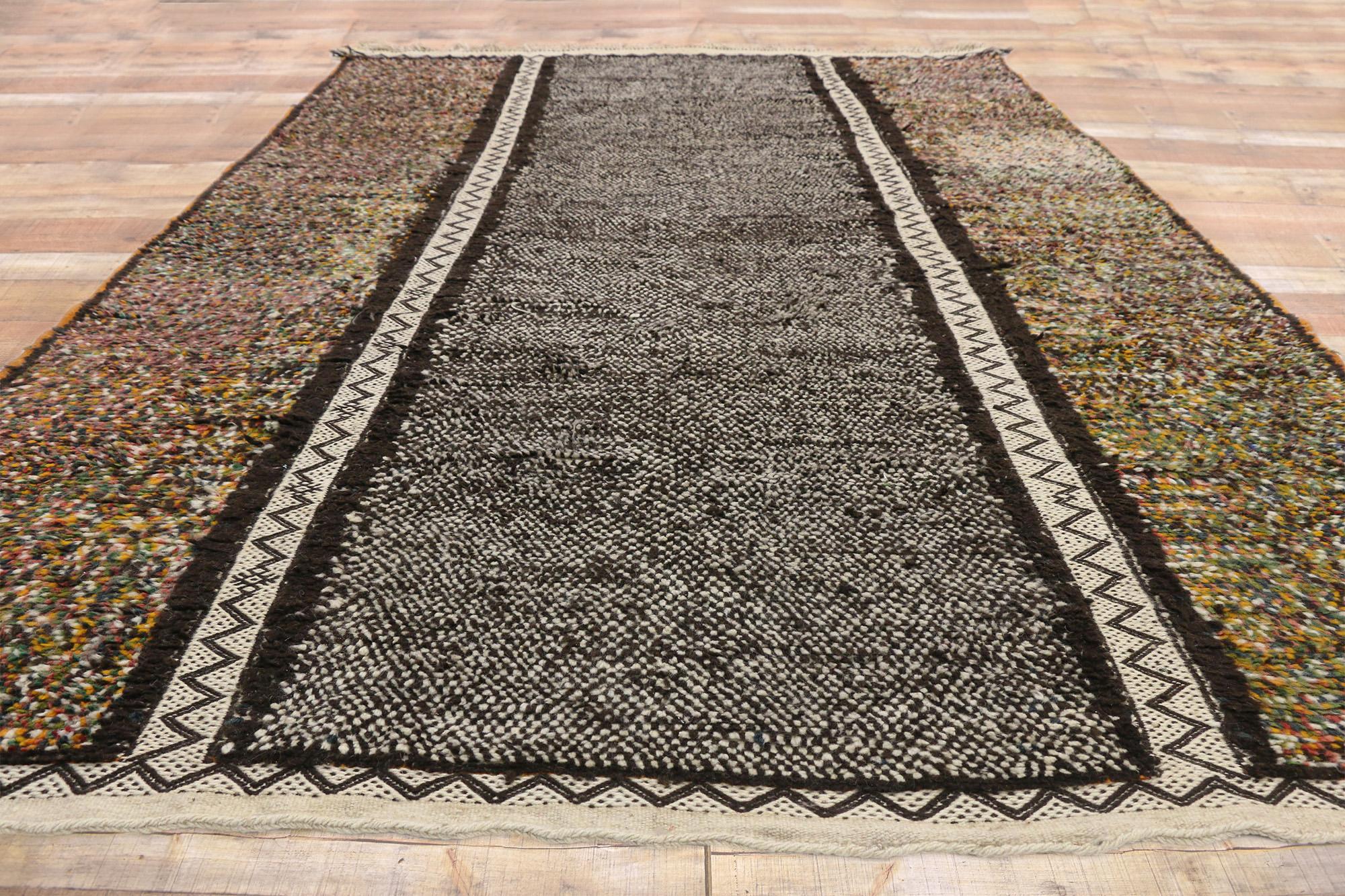 1960's Berber Moroccan Carpet with Mid-Century Modern Style For Sale 1