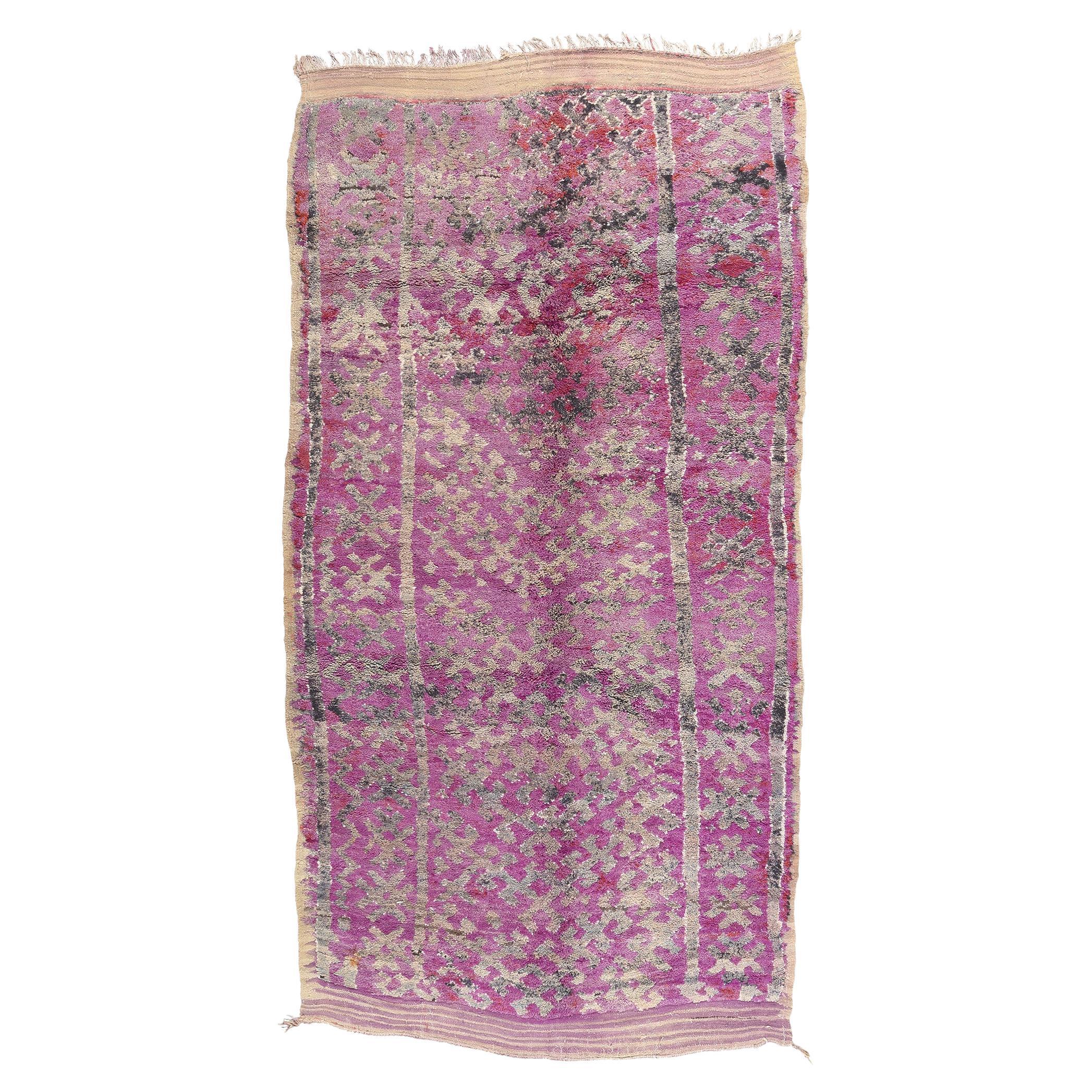 Lila Boujad Marokkanischer Vintage-Teppich, Boho Chic Meets Worldly Sophistication, Vintage