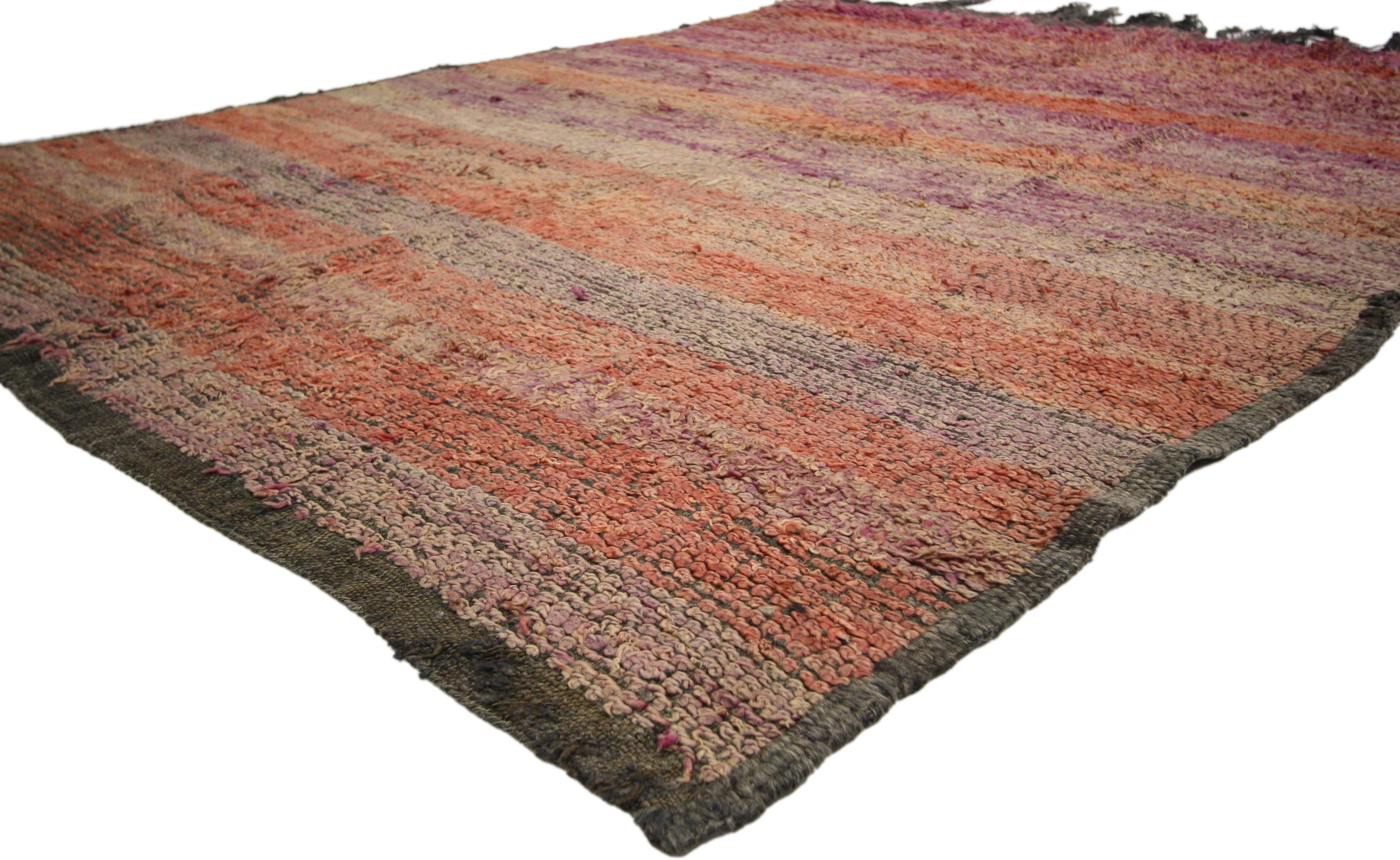 20735, vintage Berber Moroccan rug with Postmodern Memphis style, Moroccan Berber rug. Featuring rich waves of abrash, luxury underfoot and a pop of color, this hand knotted wool vintage Moroccan rug represents Postmodern Memphis style while staying