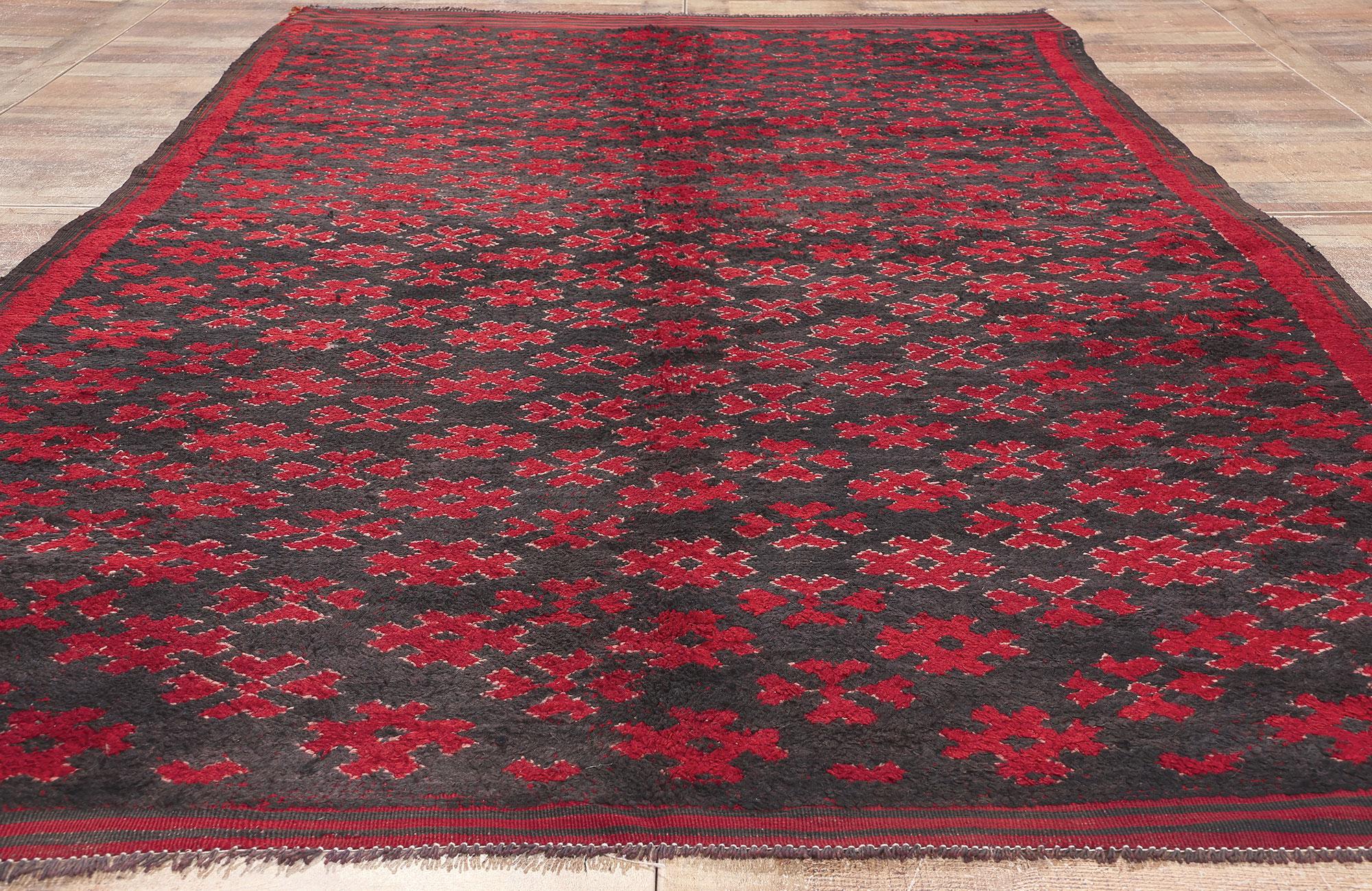 Vintage Taznakht Moroccan Rug, Midcentury Modern Meets Tribal Enchantment For Sale 2