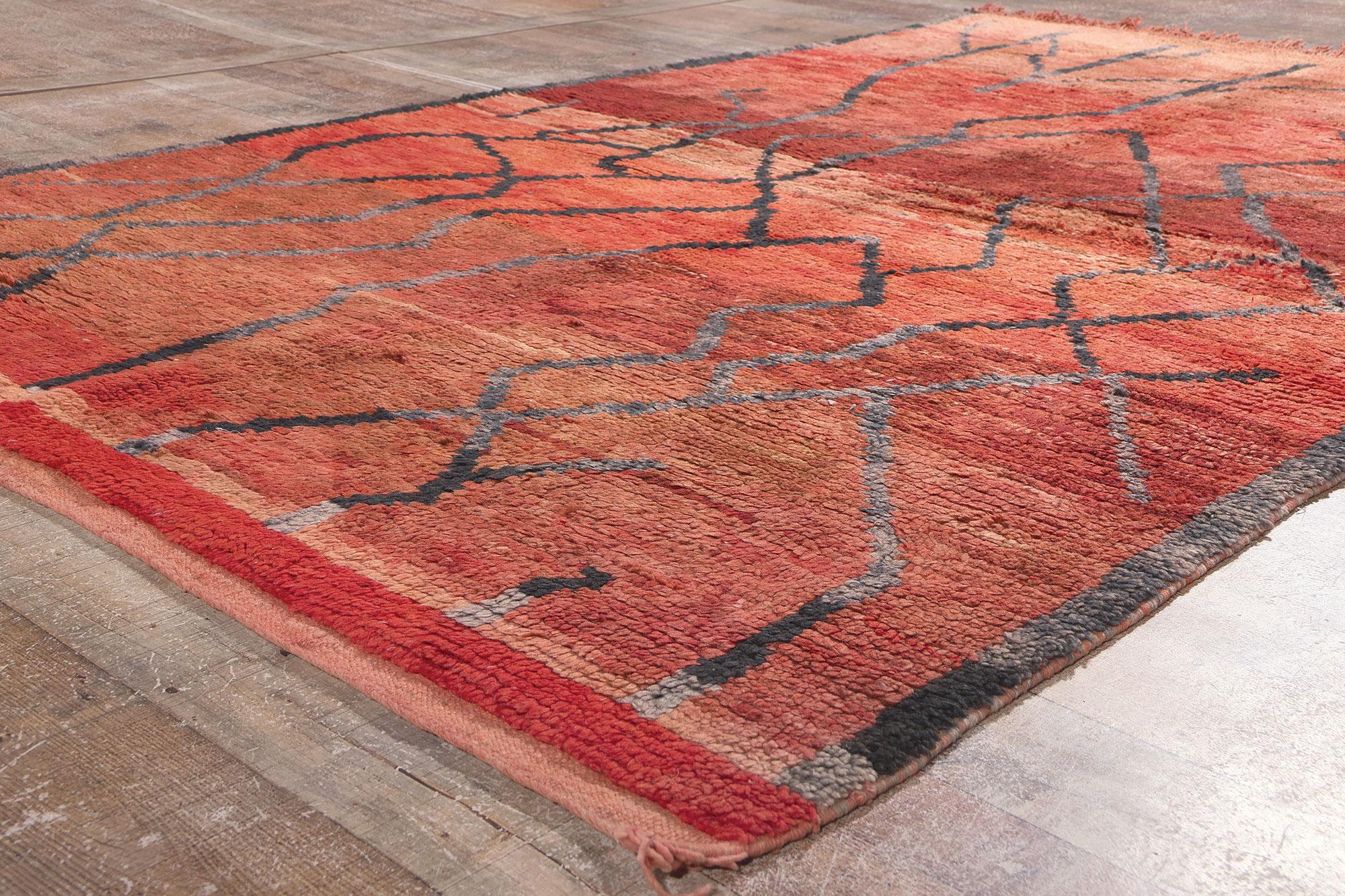 Alfombra marroquí vintage Talstint, el maximalismo abstracto se une al diseño biofílico siglo XX en venta