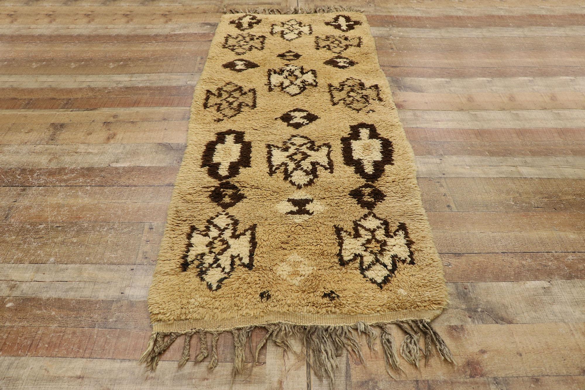 Vintage Berber Moroccan Rug with Tribal Style For Sale 1