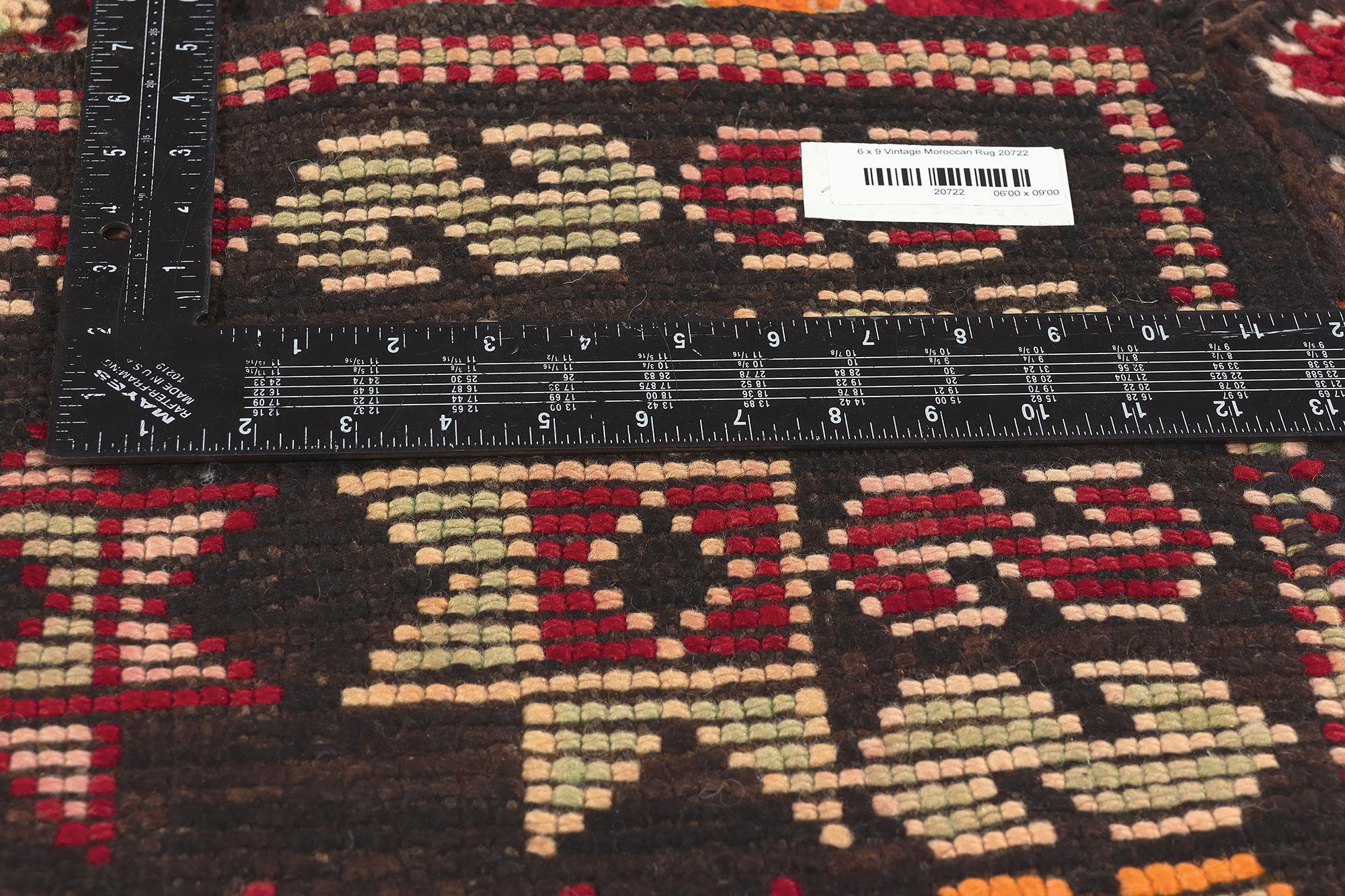 Vintage Beni MGuild Moroccan Rug , Tribal Enchantment Meets Midcentury Modern In Good Condition For Sale In Dallas, TX