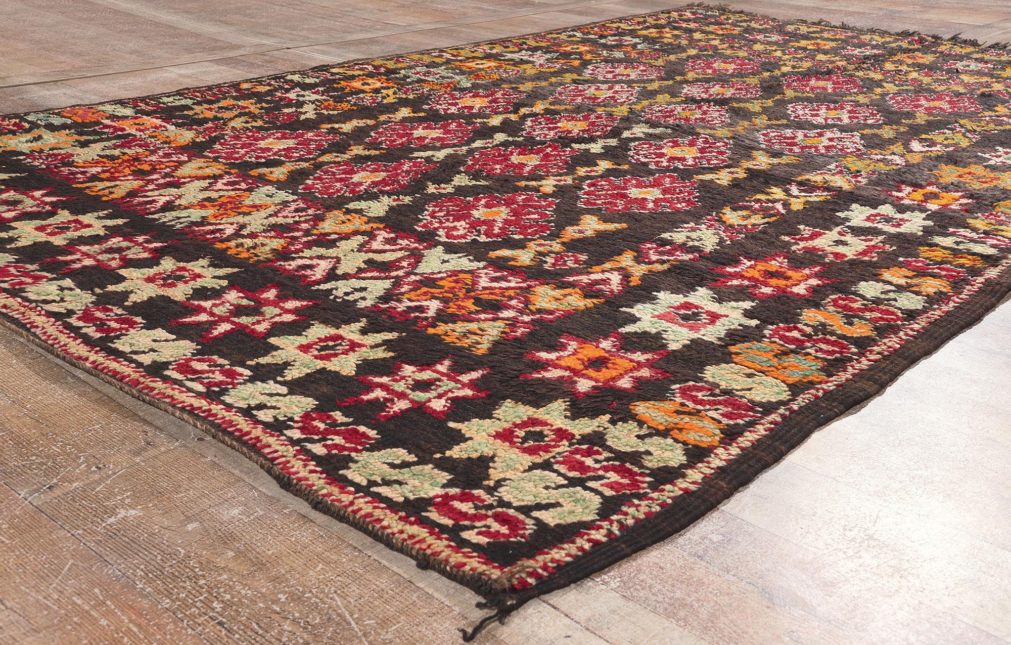 Alfombra marroquí vintage Beni MGuild, el encanto tribal se funde con la modernidad de mediados de siglo Lana en venta