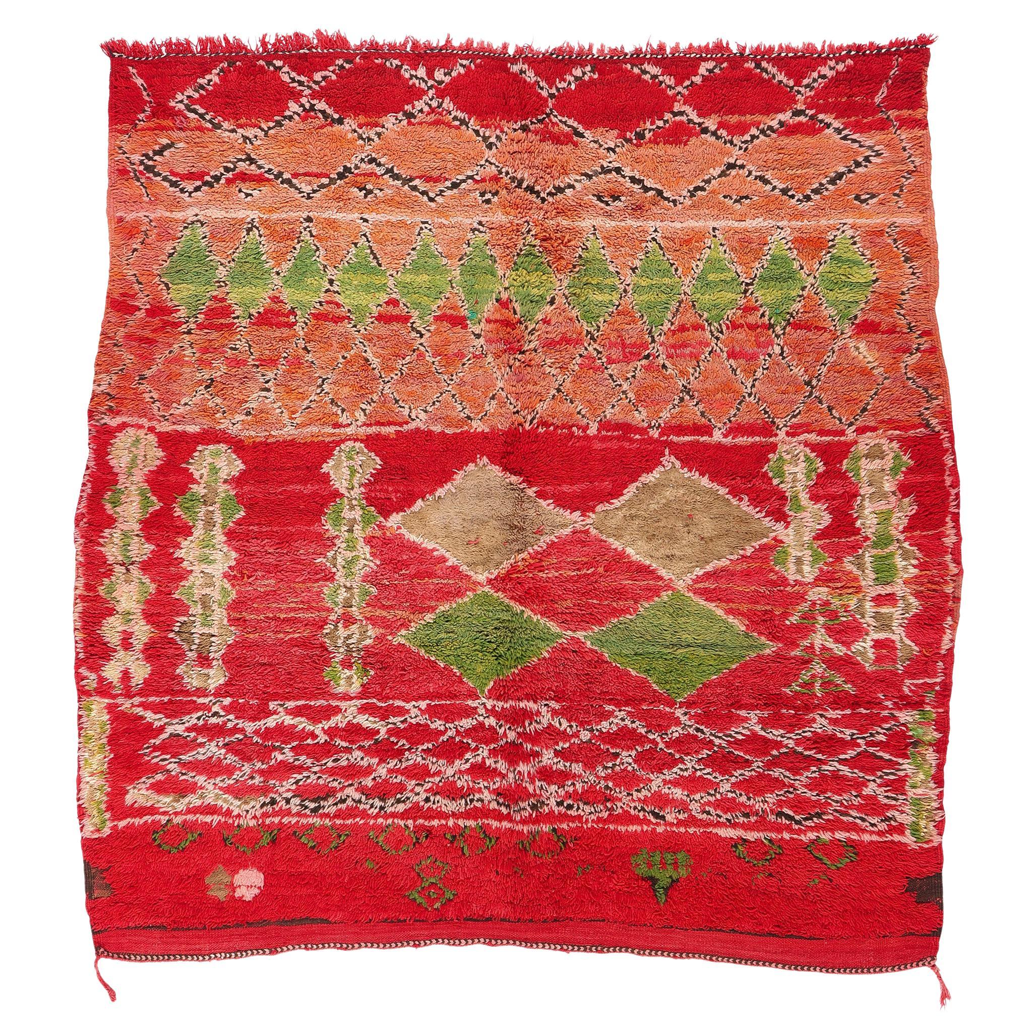 Tapis berbère marocain vintage de style tribal, carré rouge et écaillé en vente