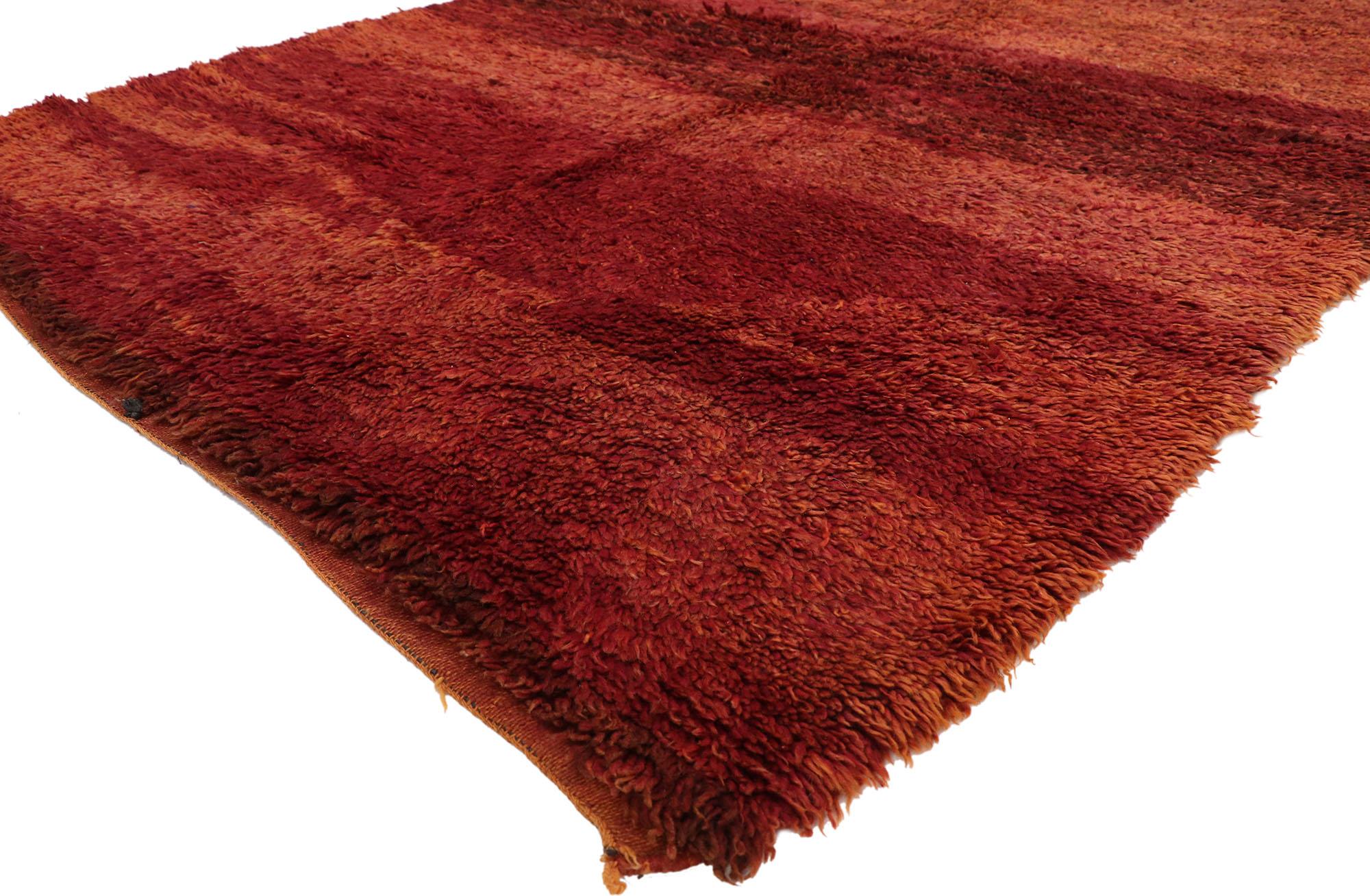 21033 vintage Berber Moroccan rug with warm, Mid-Century Modern style. This hand knotted wool vintage Moroccan rug emanates function and versatility while staying true to the authentic spirit of Berber Tribe culture. Featuring rustic brick red hues,