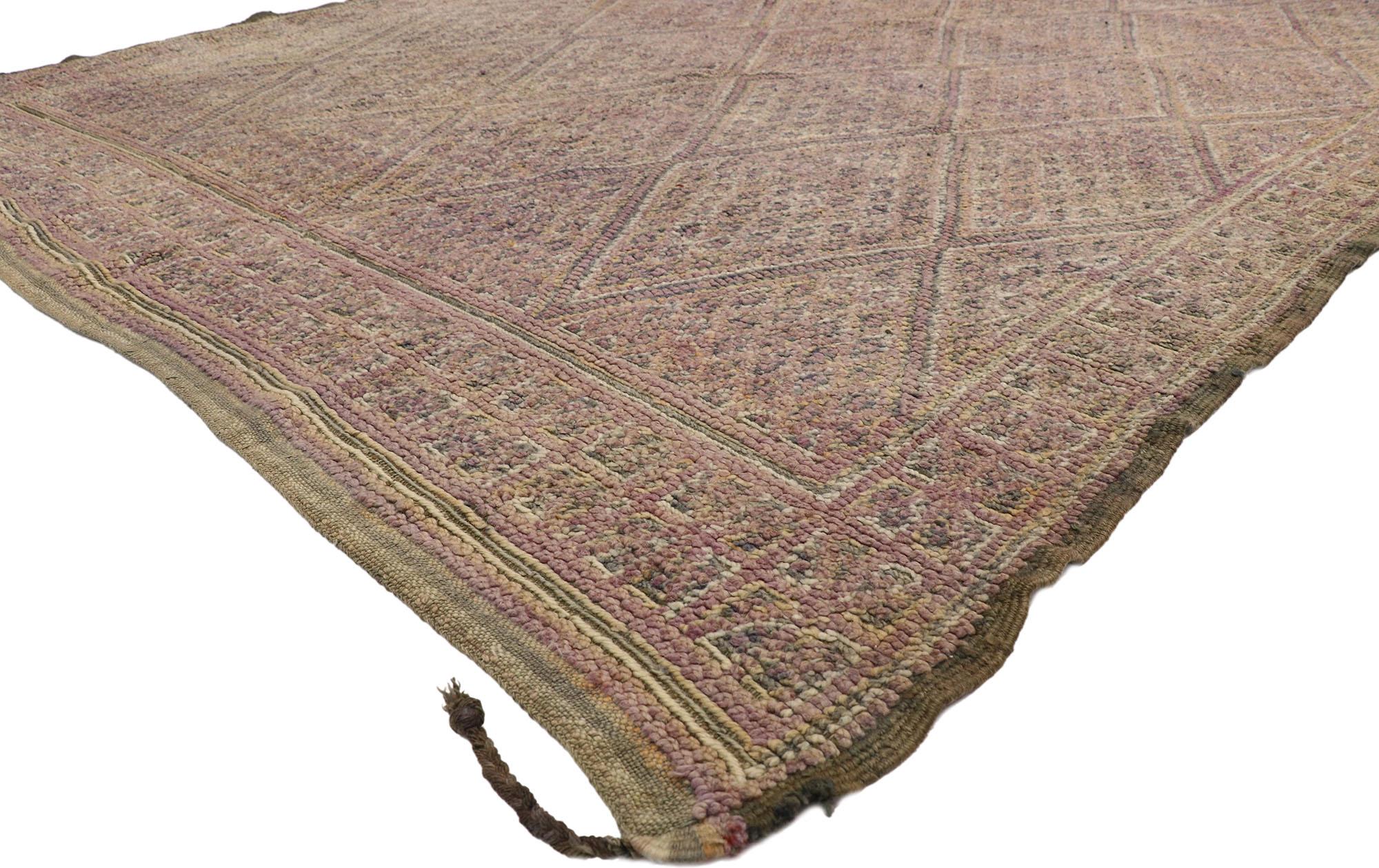 20985, vintage Berber Moroccan Zayane rug with Bohemian style and Hygge Vibes. This hand knotted wool vintage Berber Moroccan Zayane rug features an all-over diamond lattice pattern composed of smaller concentric lozenges spread across the abrashed