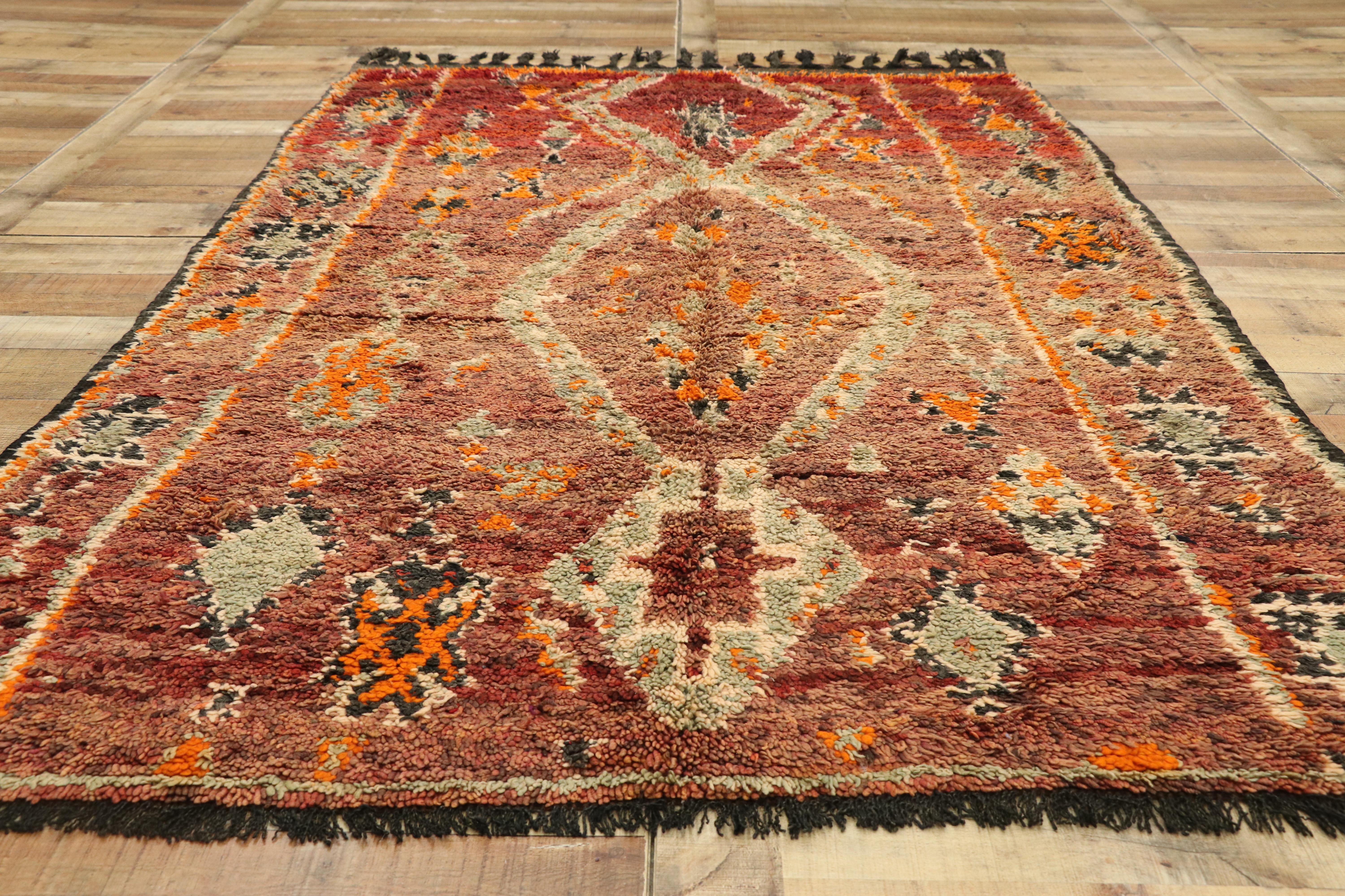 Wool Vintage Berber Moroccan Zayane Rug with Mid-Century Modern Style For Sale