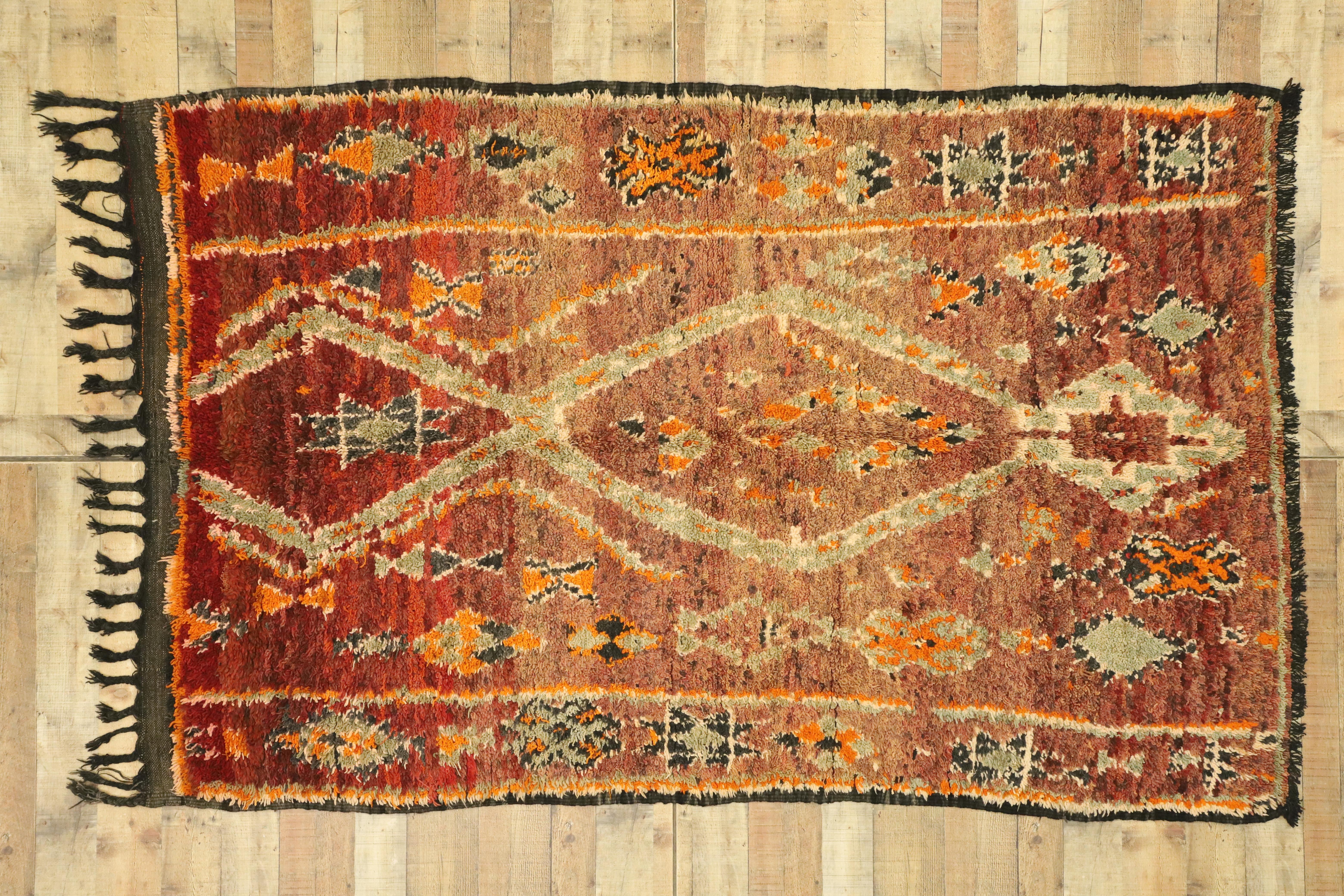 Vintage Berber Moroccan Zayane Rug with Mid-Century Modern Style For Sale 1