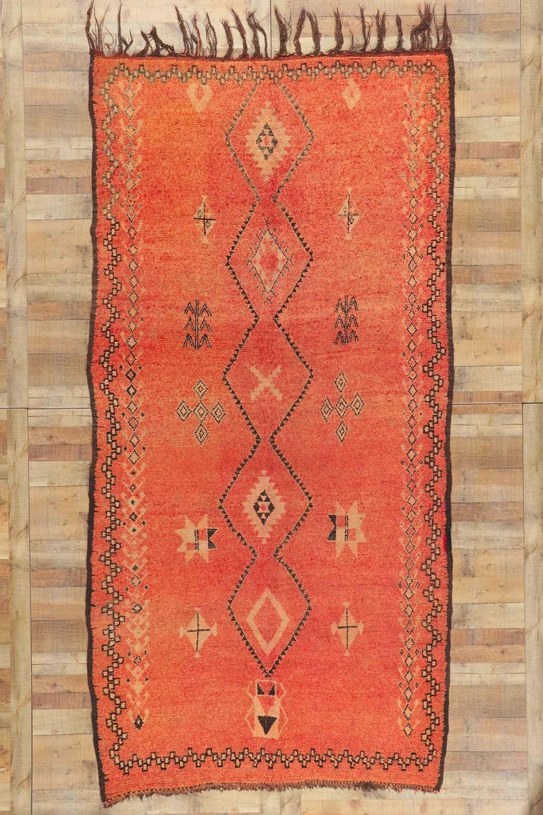 Vintage Berber Moroccan Rug with Tribal Style For Sale at 1stDibs