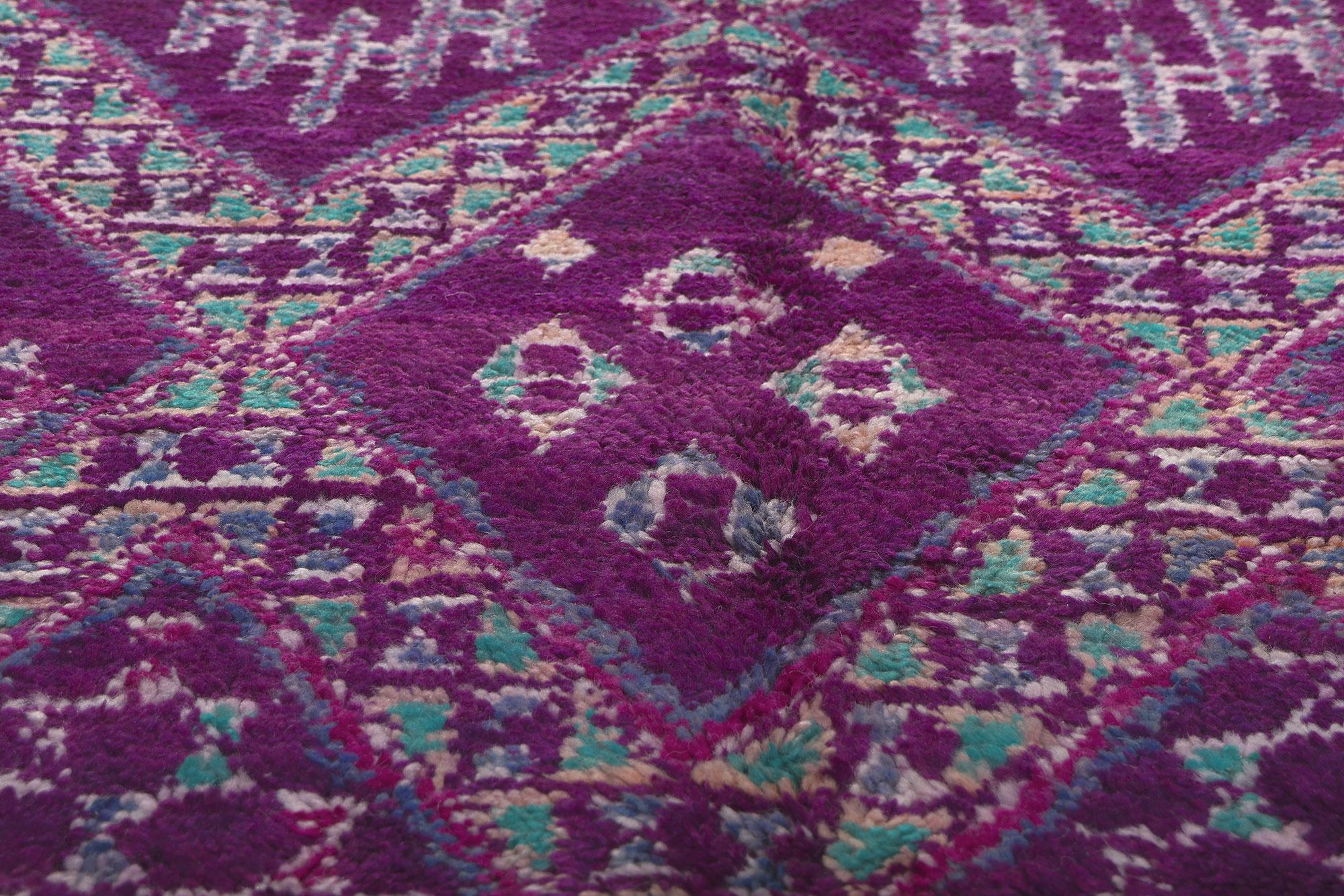Marokkanischer Beni MGuild Vintage lila Beni MGuild Vintage-Teppich, Maximalism Meets Boho Chic im Zustand „Gut“ im Angebot in Dallas, TX