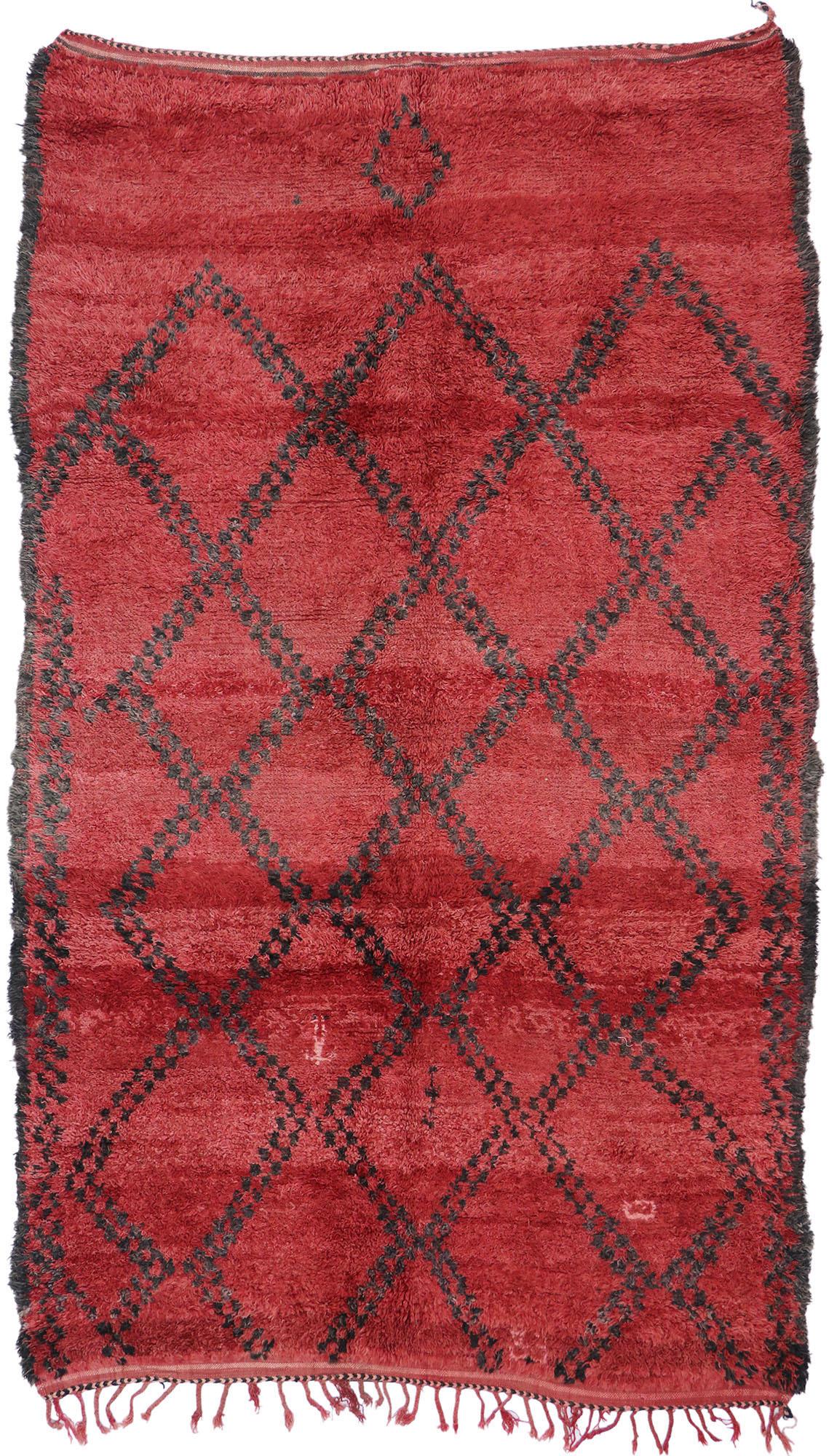 Marokkanischer Beni M'Guild-Teppich aus rotem Berber im Vintage-Stil mit modernem Stammesstil im Angebot 2